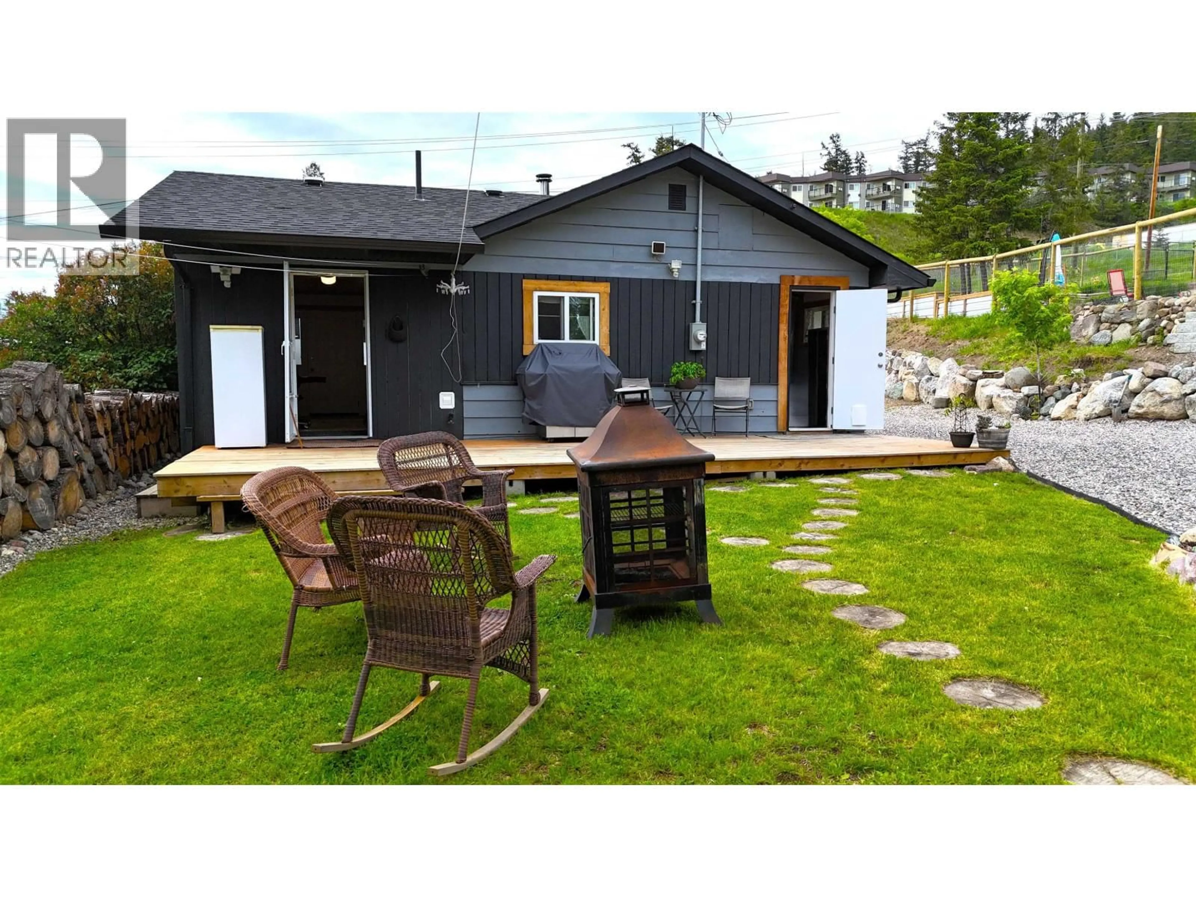 Patio, street for 909 PROCTOR STREET, Williams Lake British Columbia V2G2Y5