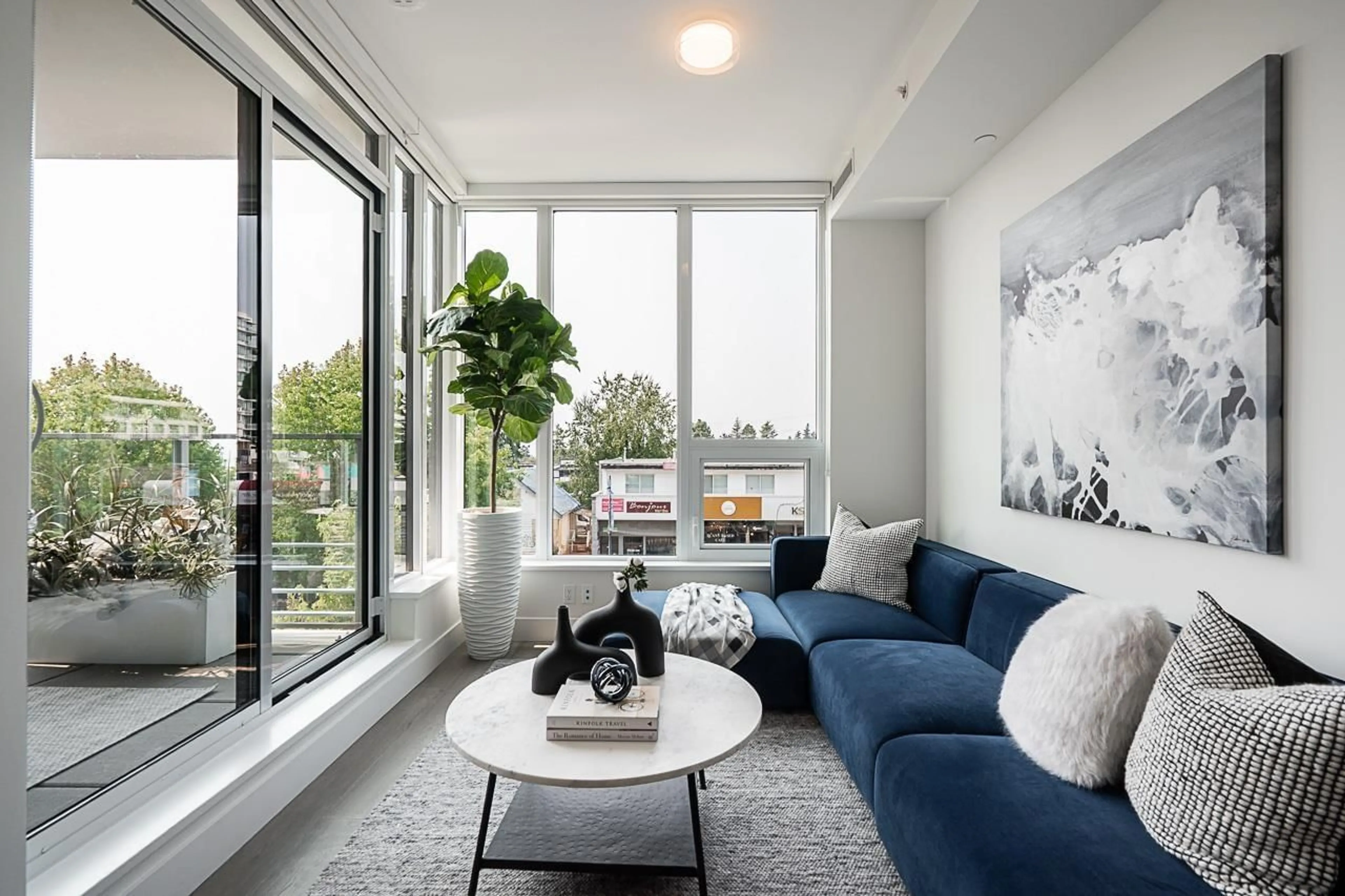 Living room with furniture, unknown for 317 - 1342 JOHNSTON ROAD, White Rock British Columbia V4B0C7