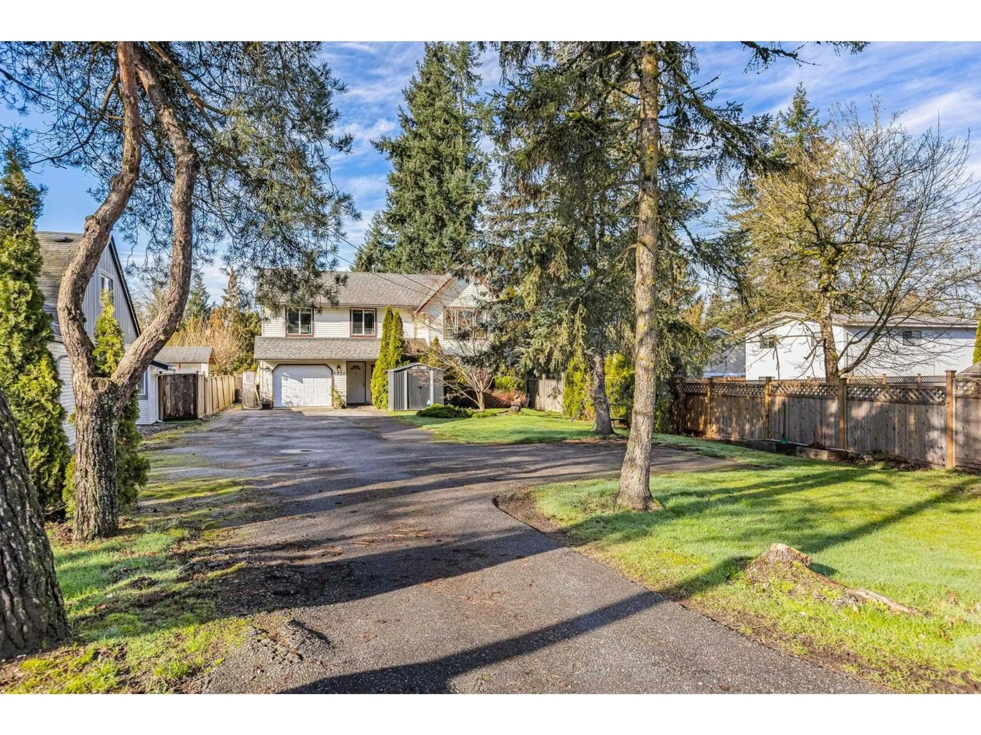 A pic from outside/outdoor area/front of a property/back of a property/a pic from drone, street for 4875 200 STREET, Langley British Columbia V3A1L6