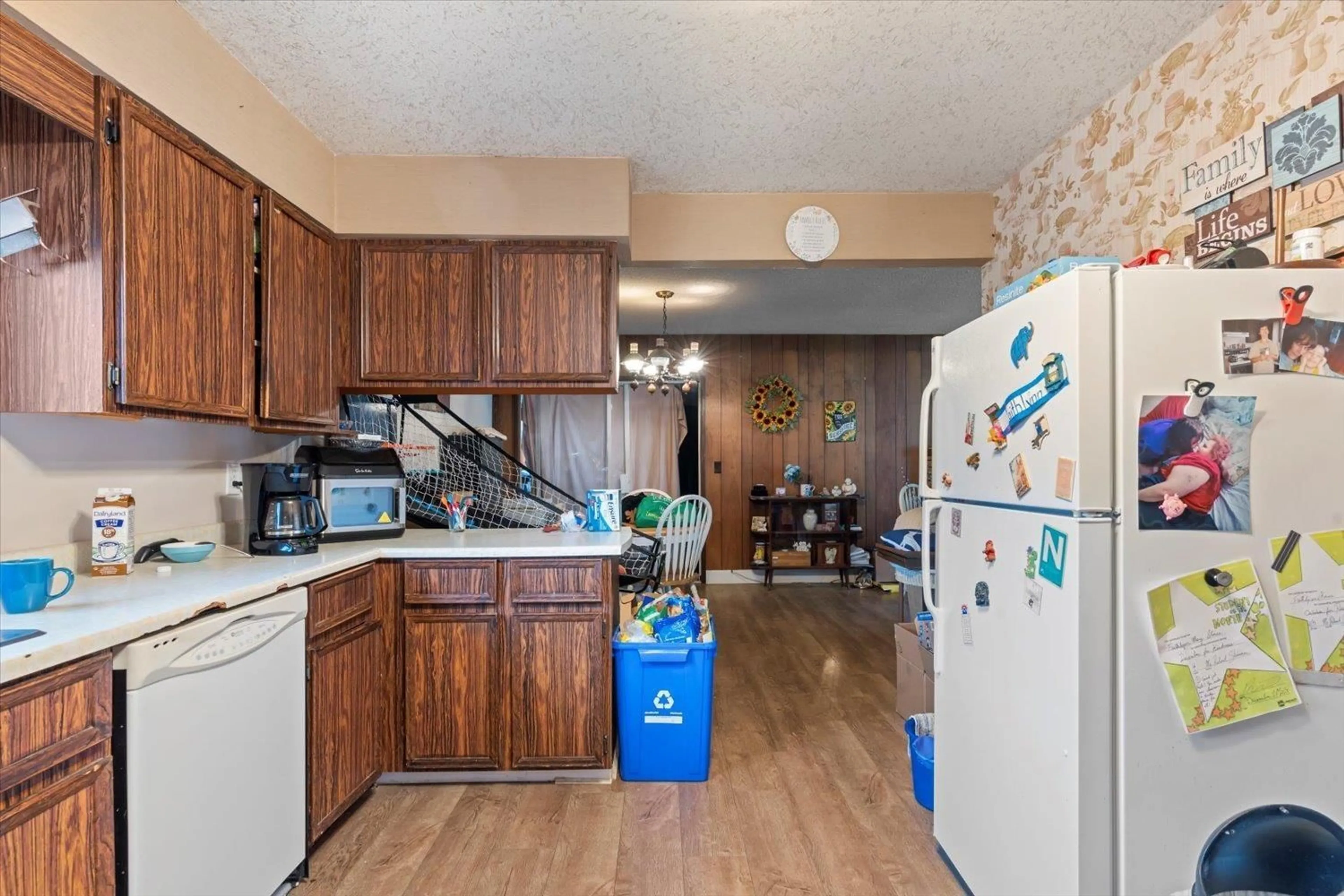 Standard kitchen, unknown for 385 3RD AVENUE, Hope British Columbia V0X1L1