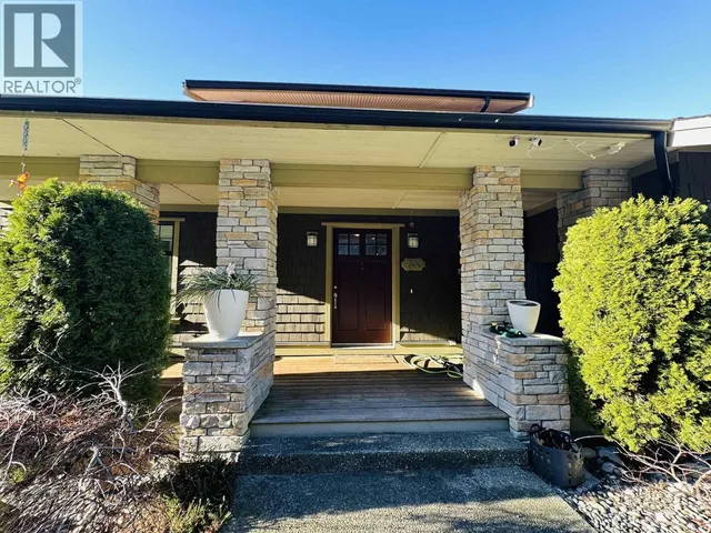 700 OCEAN CREST DRIVE, Furry Creek 2