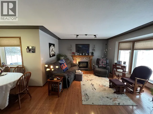 5323 MOUNTAINVIEW DRIVE, Fort Nelson 4