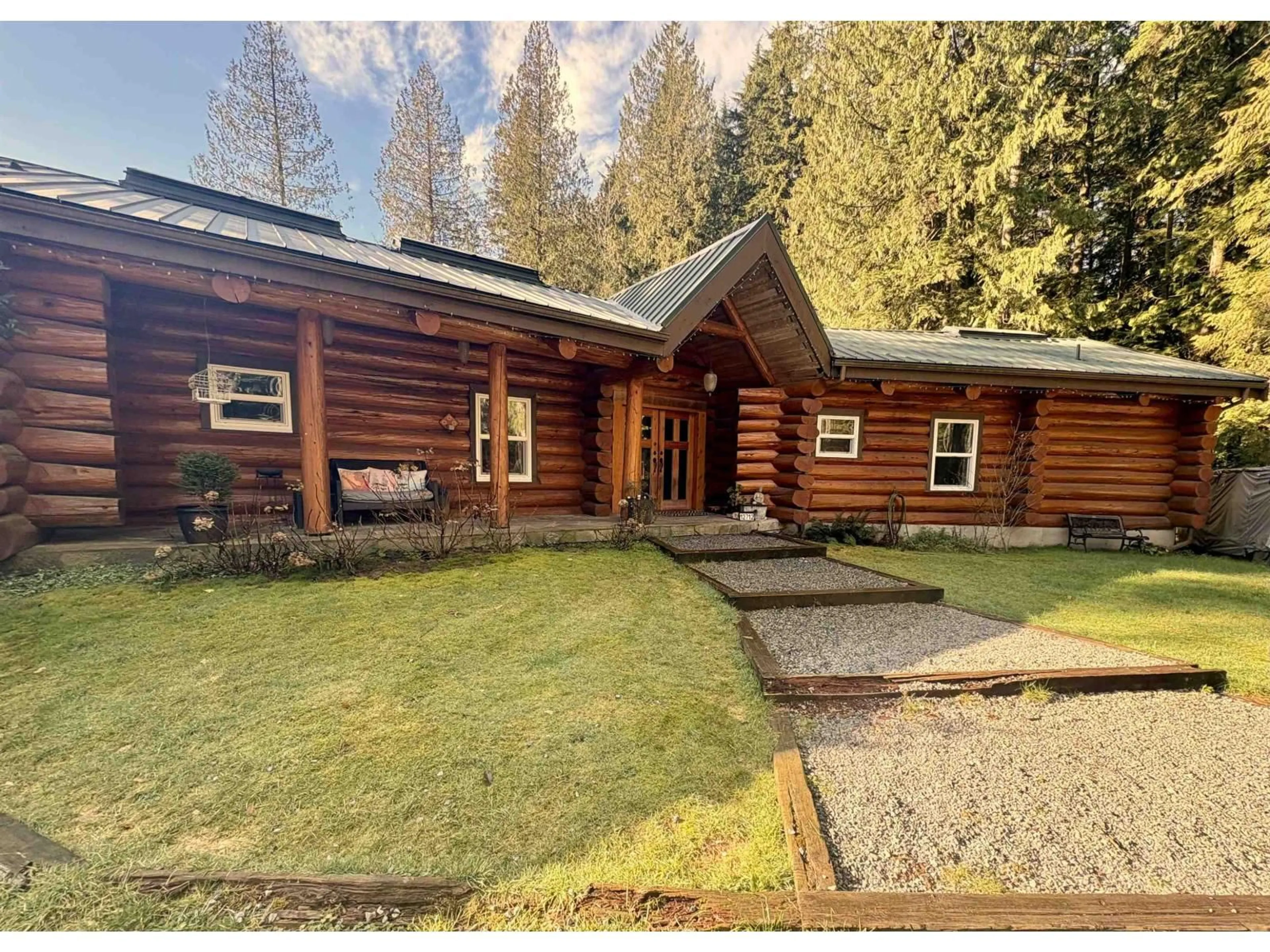 A pic from outside/outdoor area/front of a property/back of a property/a pic from drone, unknown for 12712 CATHY CRESCENT, Mission British Columbia V4S1C8