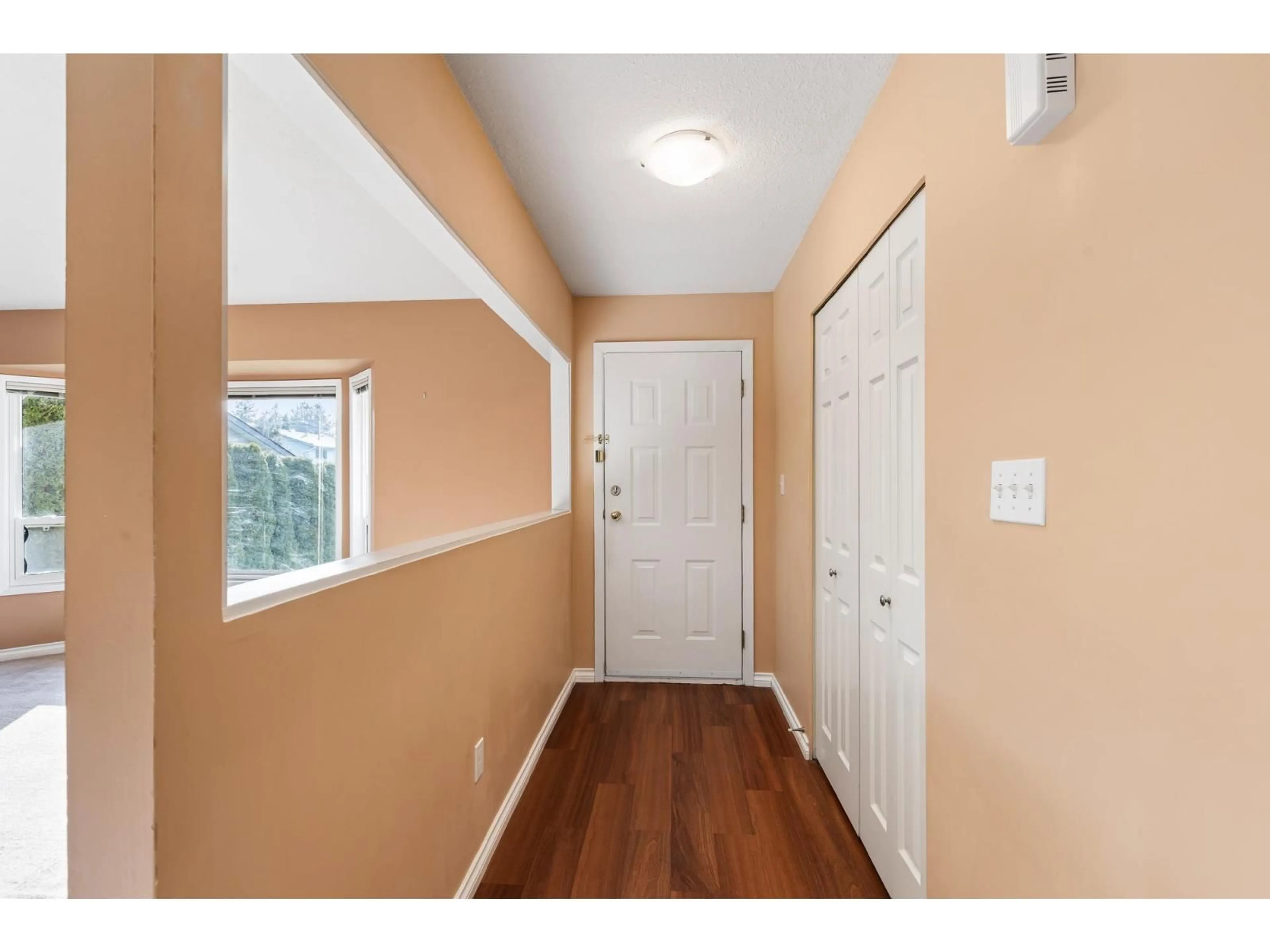 Indoor entryway for 20925 51B AVENUE, Langley British Columbia V3A7K6