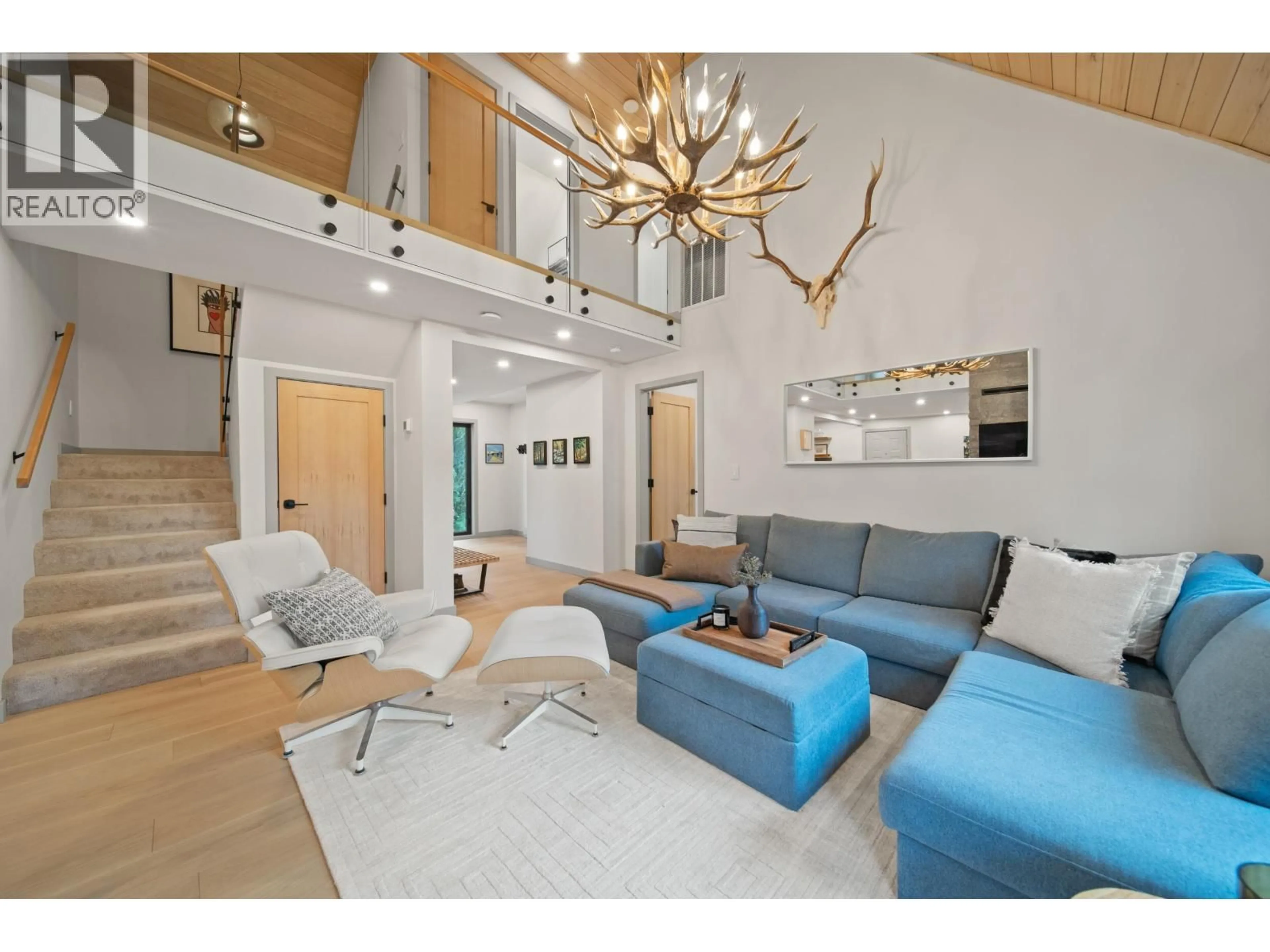 Living room with furniture, wood/laminate floor for 2142 TIMBER RIDGE, Whistler British Columbia V8E0A8