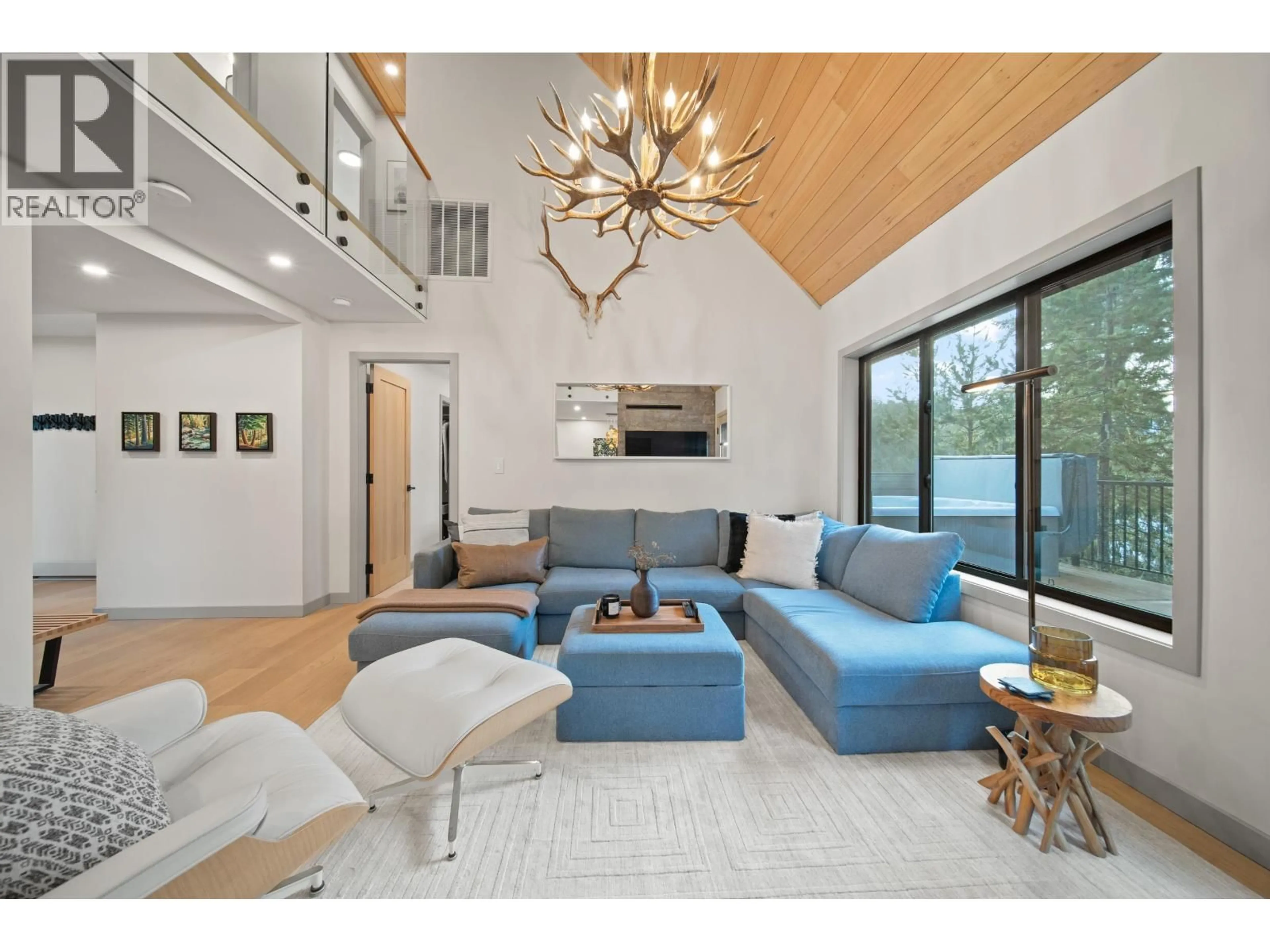Living room with furniture, wood/laminate floor for 2142 TIMBER RIDGE, Whistler British Columbia V8E0A8
