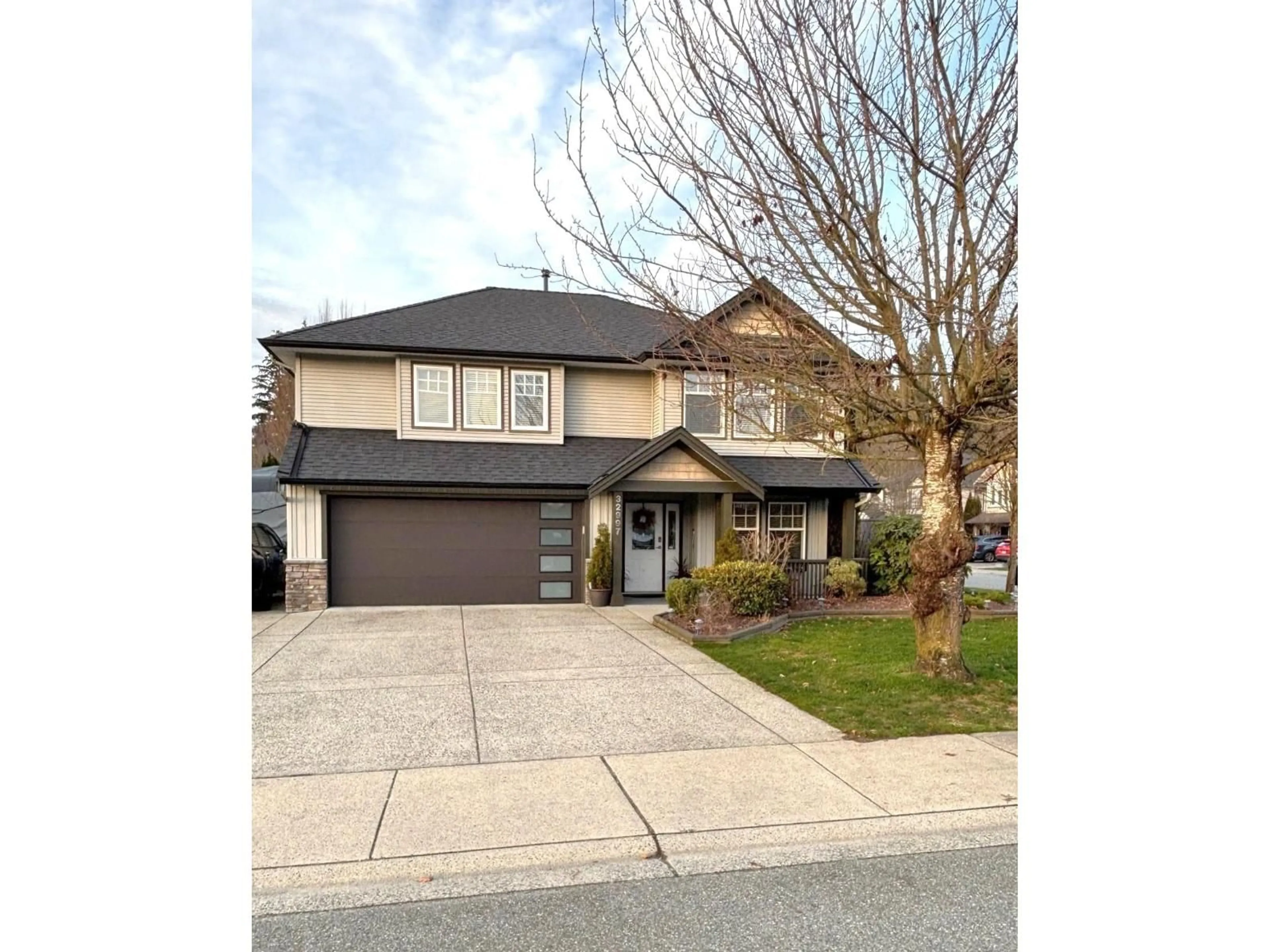 Home with vinyl exterior material, street for 32997 DESBRISAY AVENUE, Mission British Columbia V2V7R6