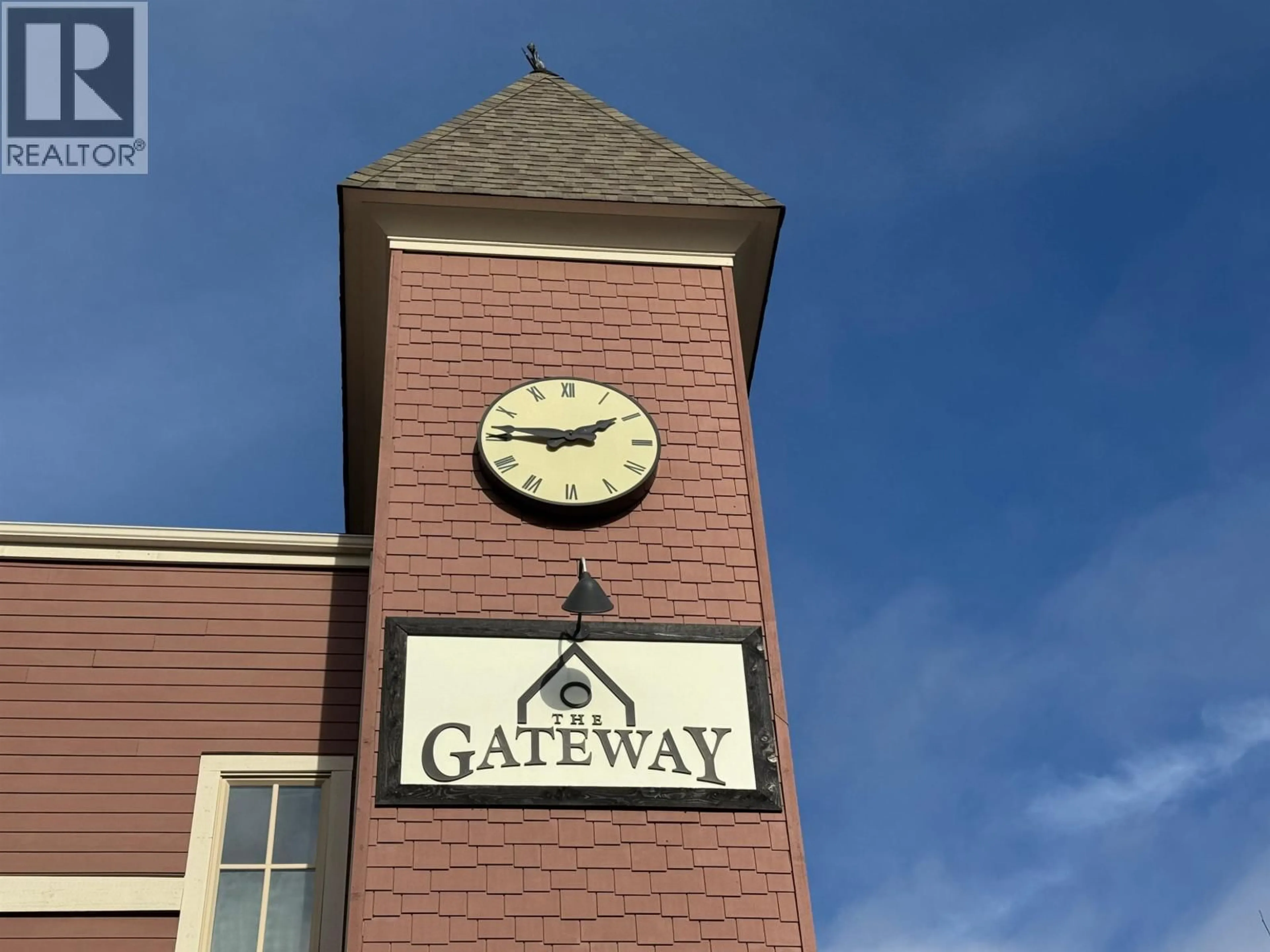 Indoor entryway for 302 - 7330 ARBUTUS STREET, Pemberton British Columbia V0N2L1