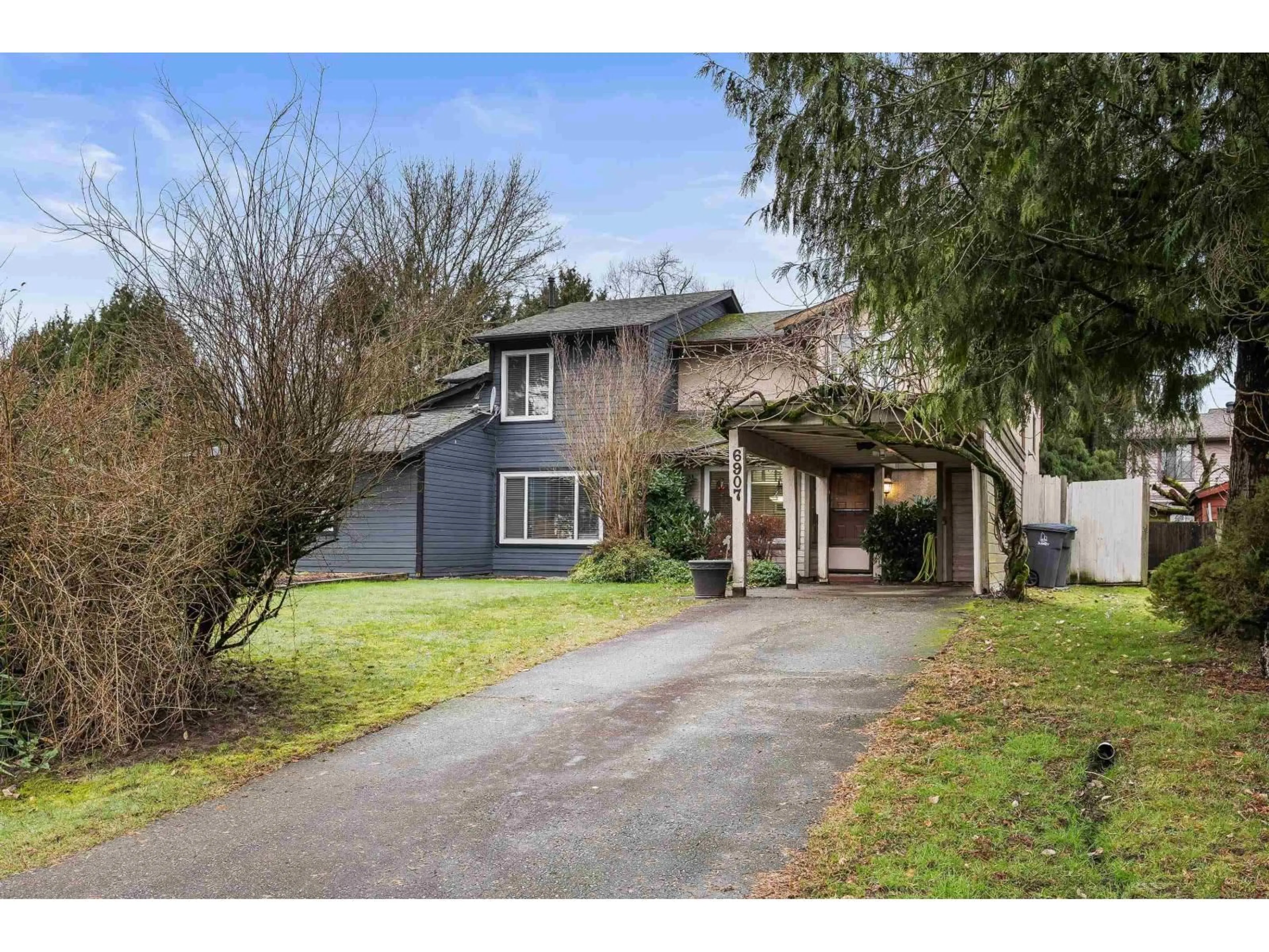A pic from outside/outdoor area/front of a property/back of a property/a pic from drone, street for 6907 134A STREET, Surrey British Columbia V3W8G6