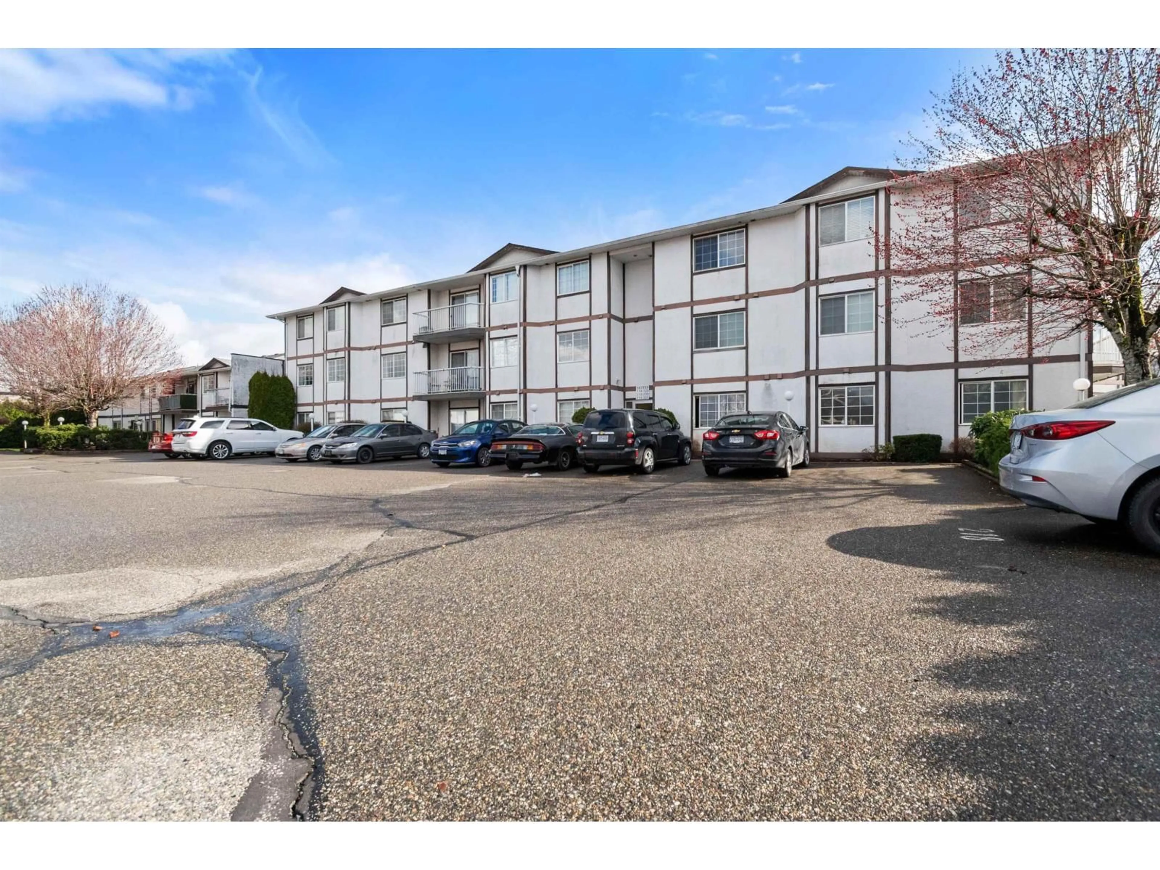 A pic from outside/outdoor area/front of a property/back of a property/a pic from drone, unknown for 215 - 45669 MCINTOSH DRIVE, Chilliwack British Columbia V2P6V4