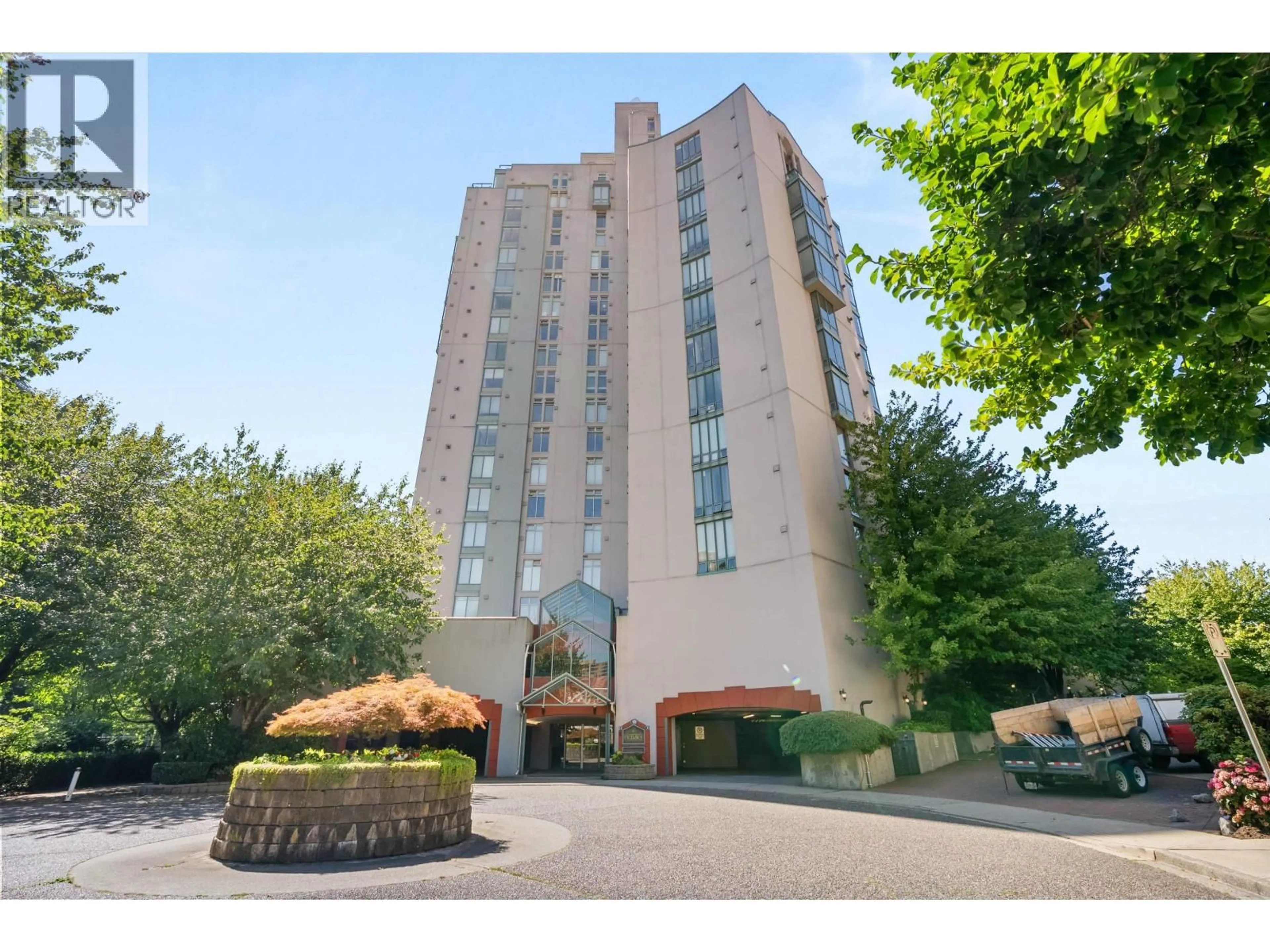 Indoor foyer for 1602 - 8 LAGUNA COURT, New Westminster British Columbia V3M6M6