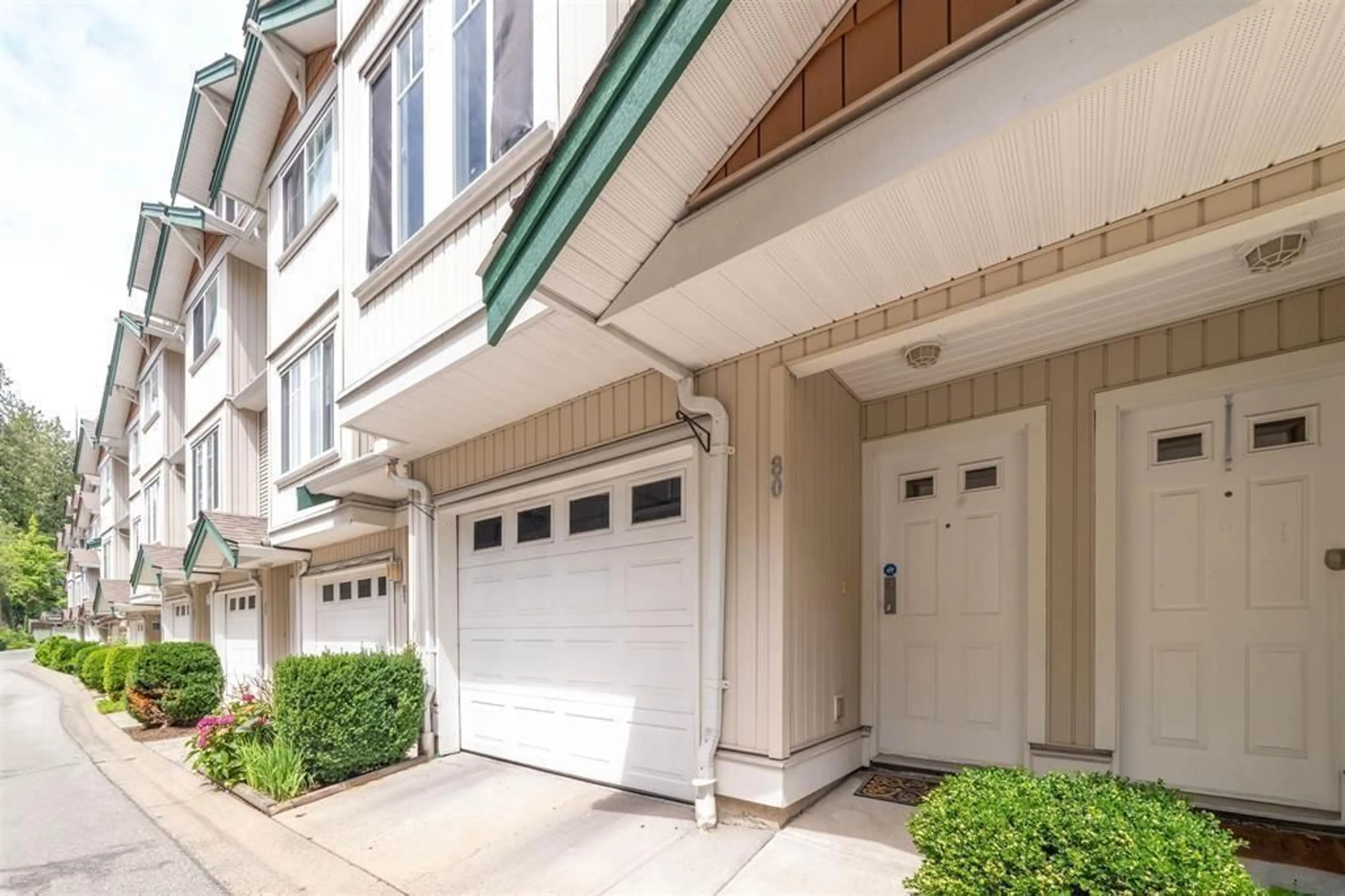 Indoor entryway for 80 - 12711 64 AVENUE, Surrey British Columbia V3W3P3