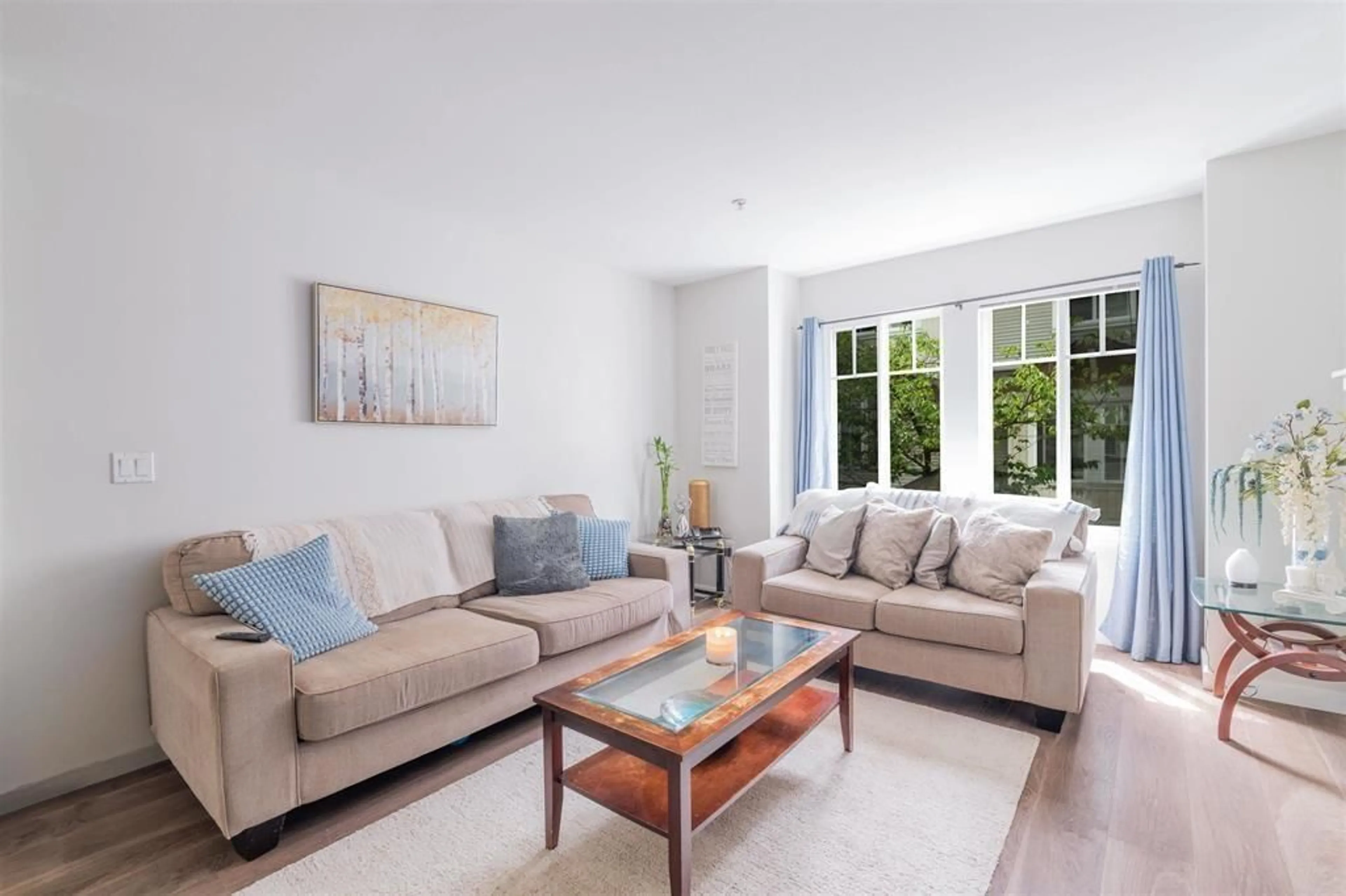 Living room with furniture, unknown for 80 - 12711 64 AVENUE, Surrey British Columbia V3W3P3