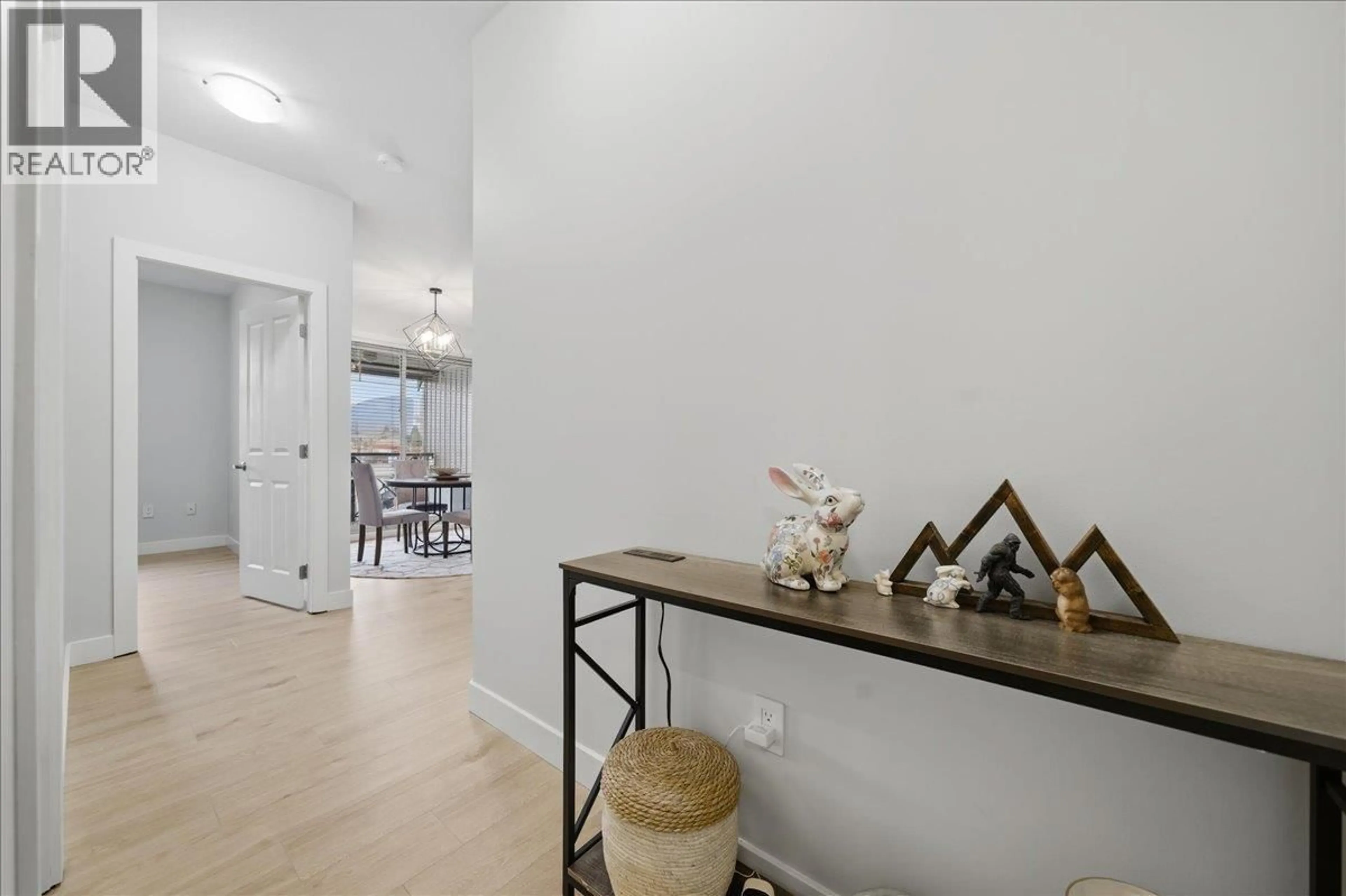 Indoor entryway for 410 - 2478 SHAUGHNESSY STREET, Port Coquitlam British Columbia V3C0A1