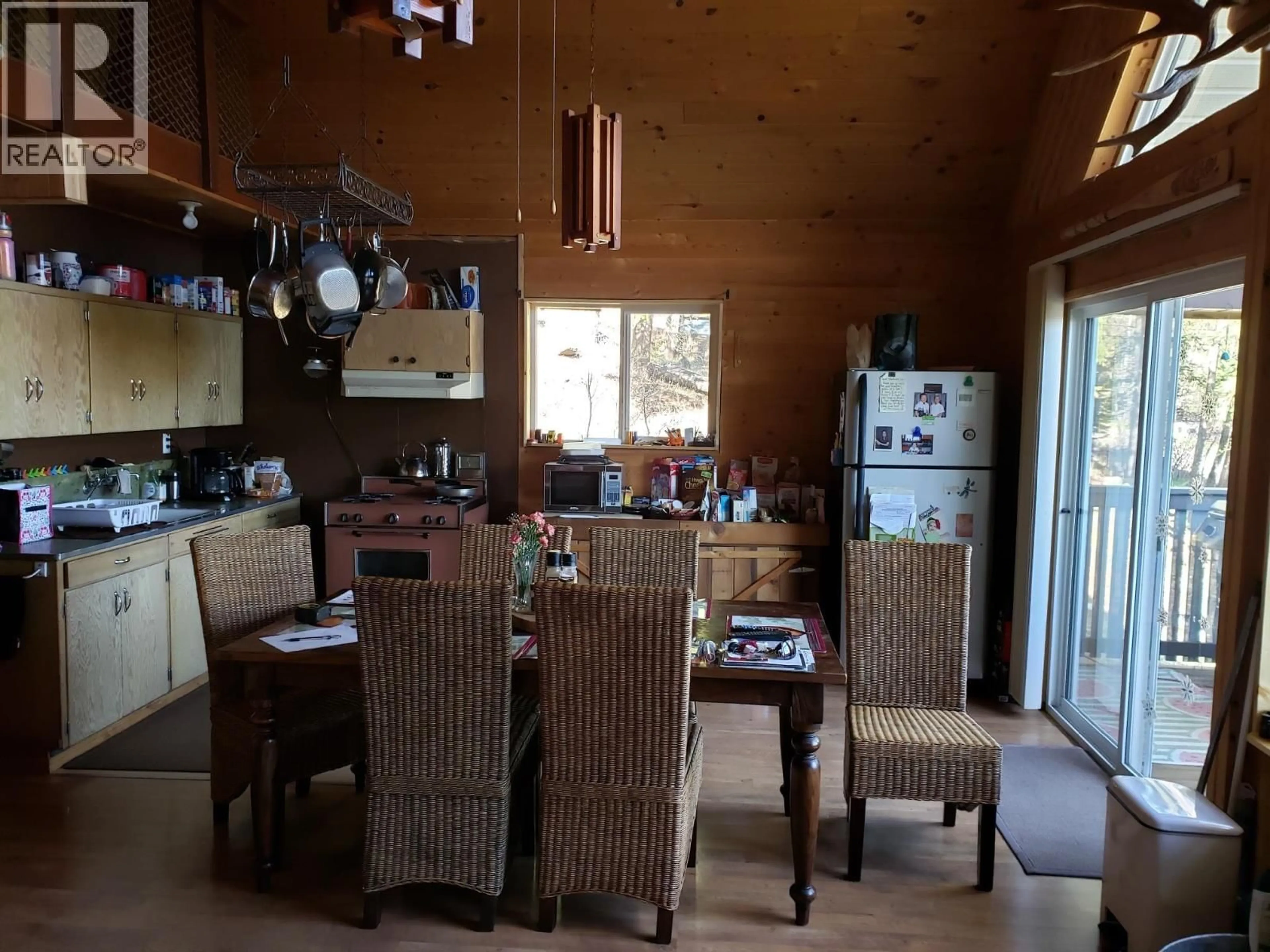 Dining room, wood/laminate floor for 7589 JULSRUD ROAD, Lone Butte British Columbia V0K1X3