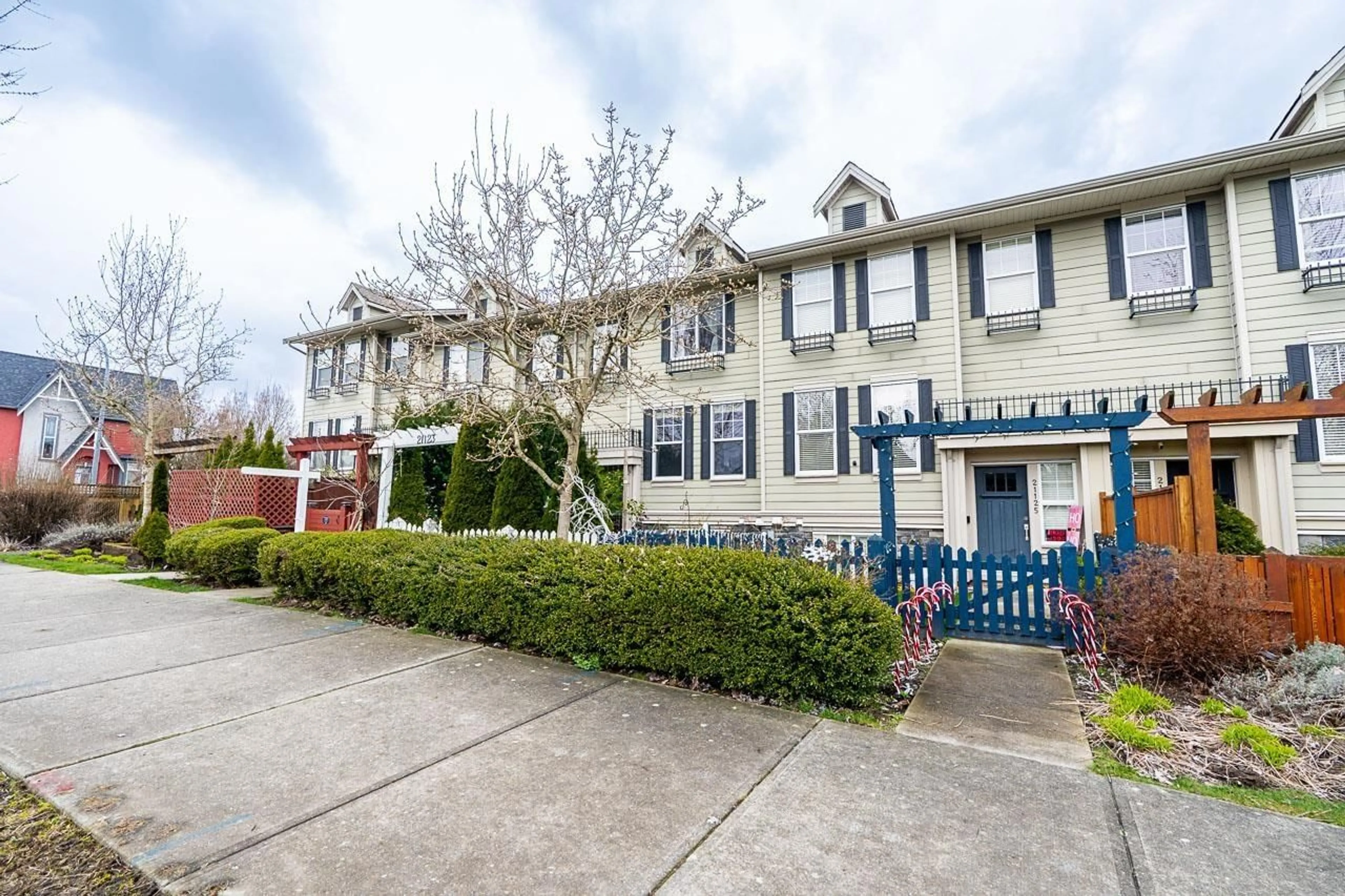 Patio, street for 21123 80 AVENUE, Langley British Columbia V2Y0J4