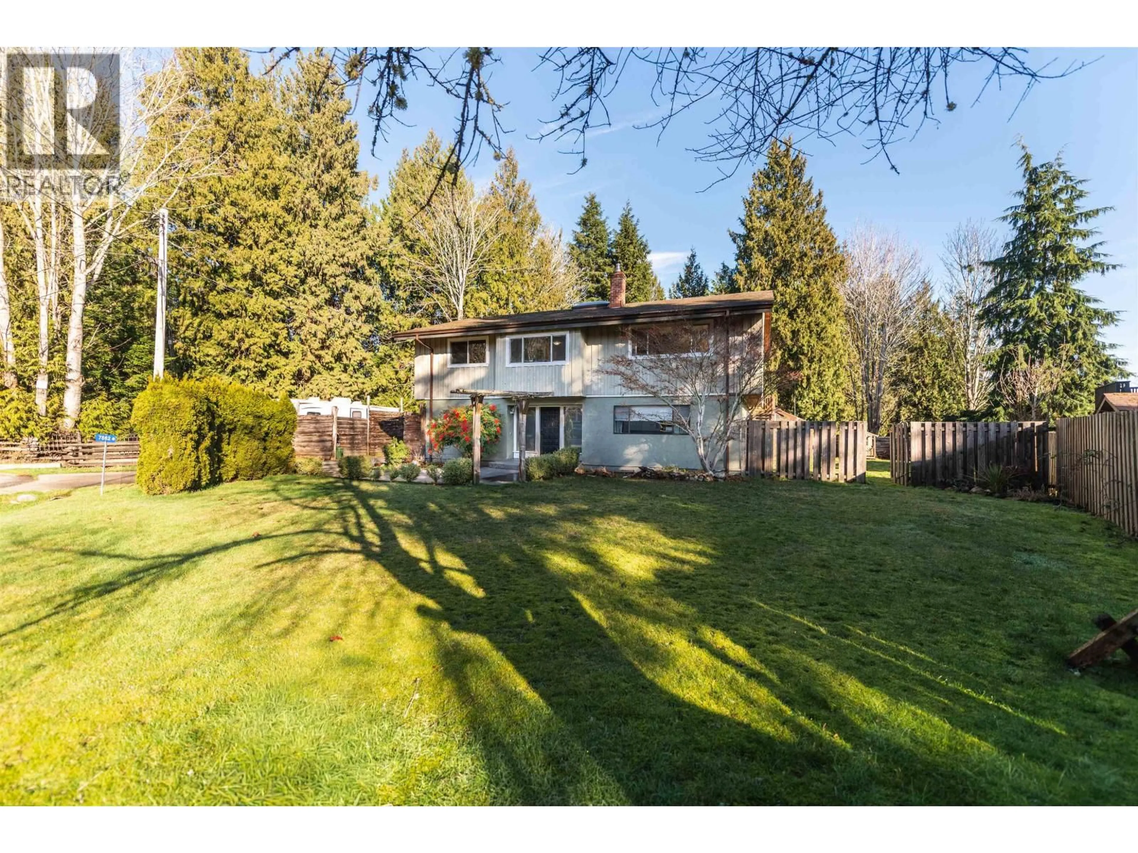 A pic from outside/outdoor area/front of a property/back of a property/a pic from drone, unknown for 7862 EAGLE DRIVE, Halfmoon Bay British Columbia V7Z1A3