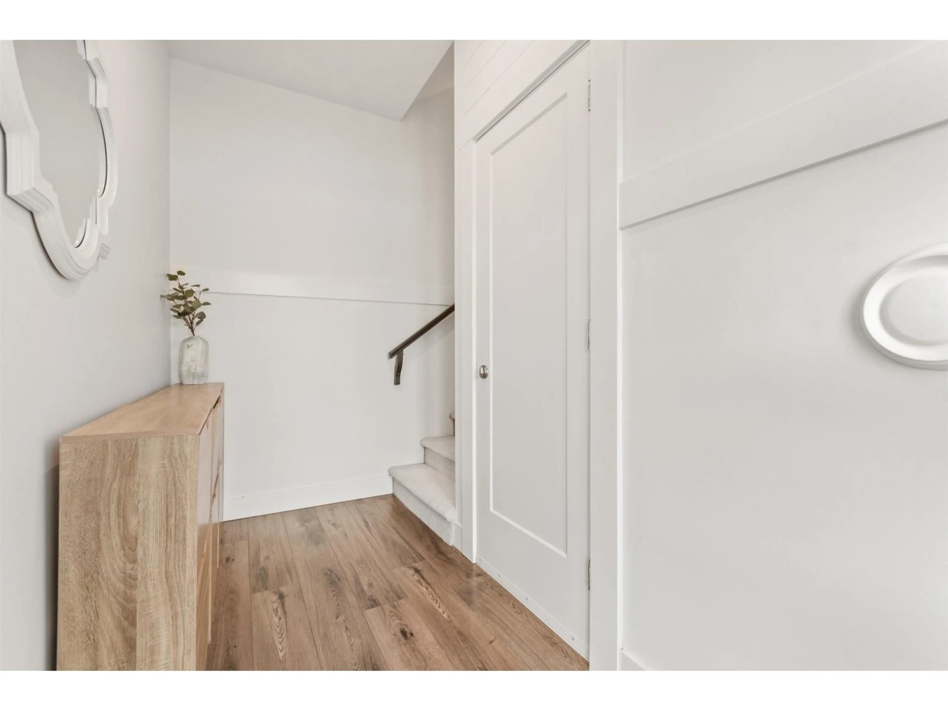 Indoor entryway for 1 - 6262 REXFORD DRIVE, Chilliwack British Columbia V2R6B4