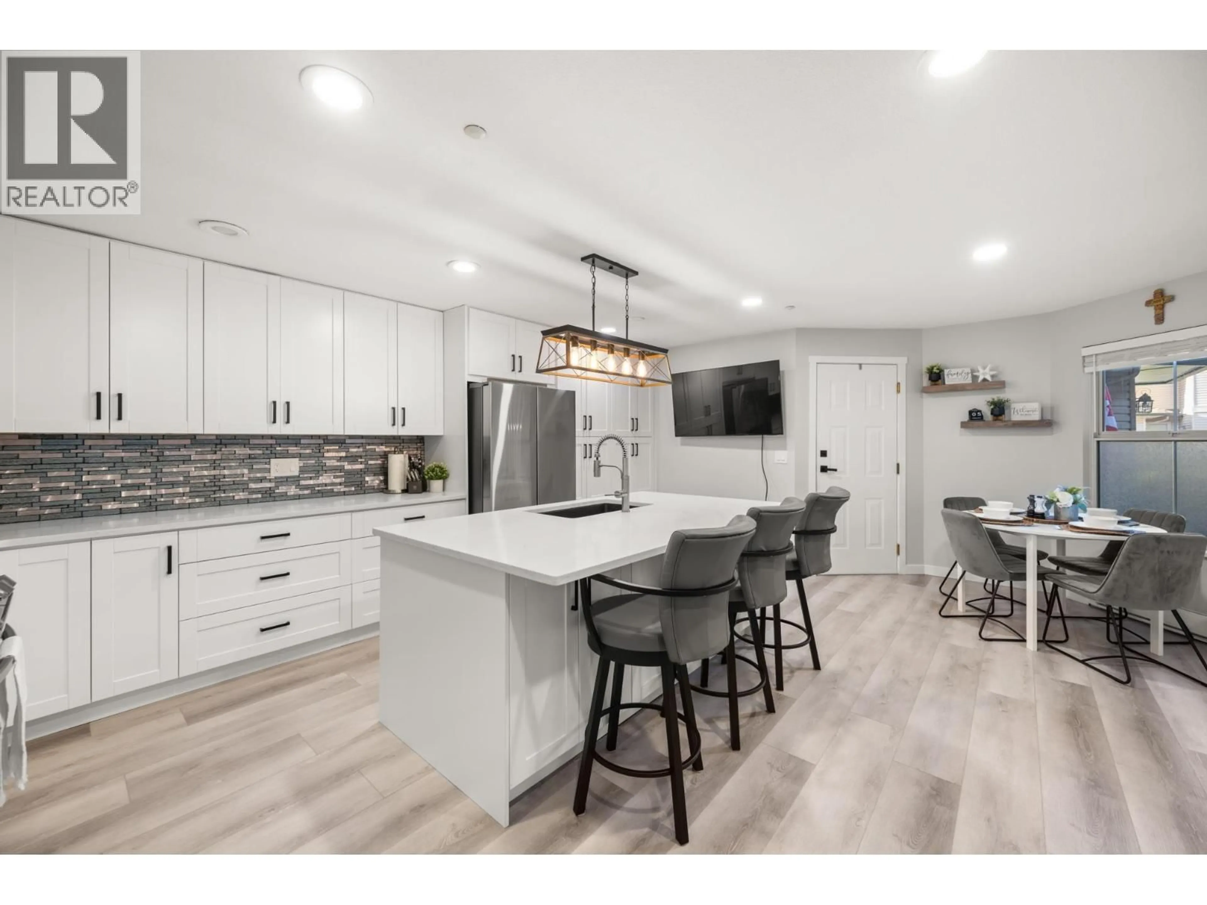 Open concept kitchen, ceramic/tile floor for 47 - 19060 FORD ROAD, Pitt Meadows British Columbia V3Y2M2