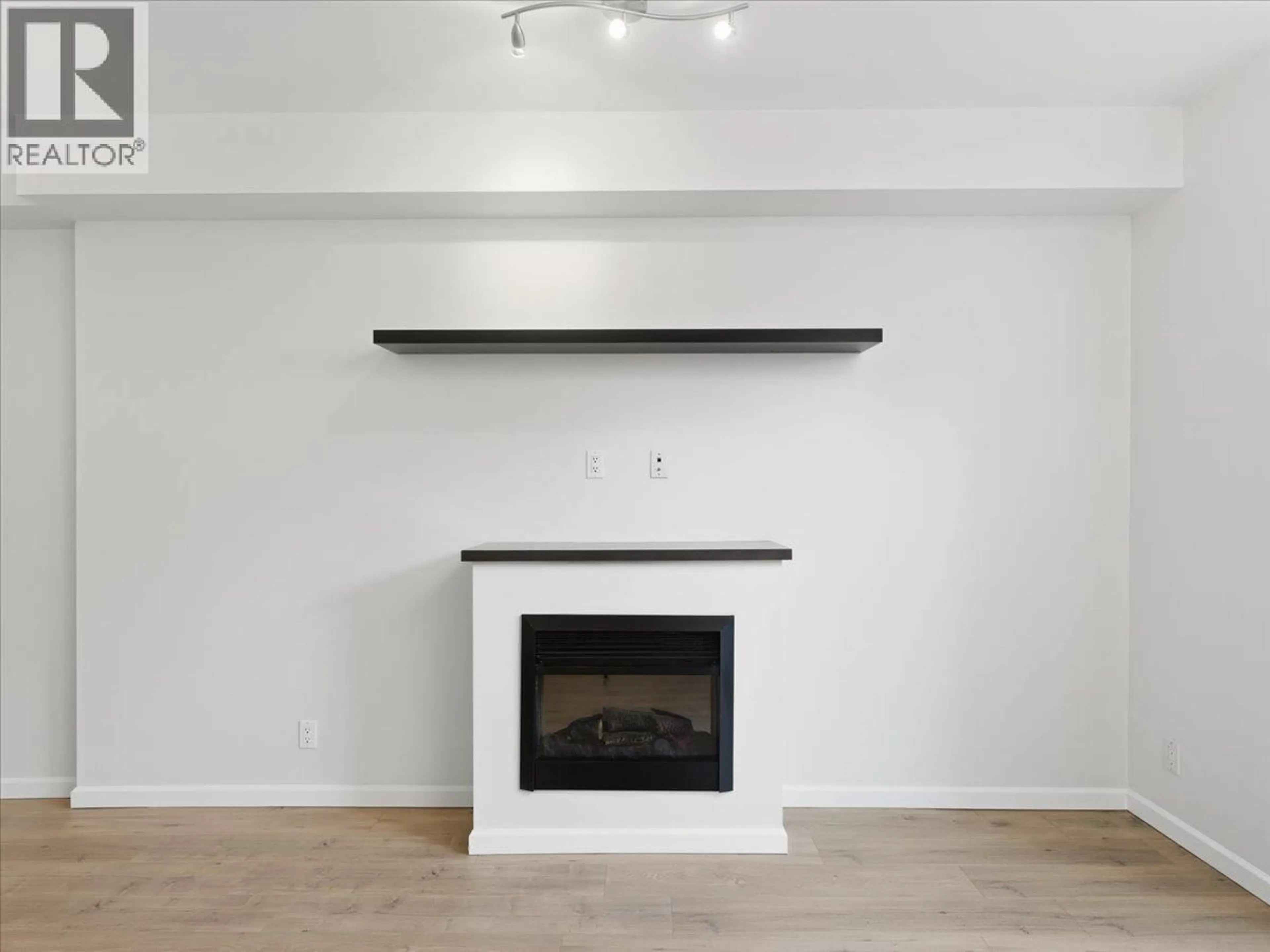 Unknown for 101 - 275 ROSS DRIVE, New Westminster British Columbia V3L0B6