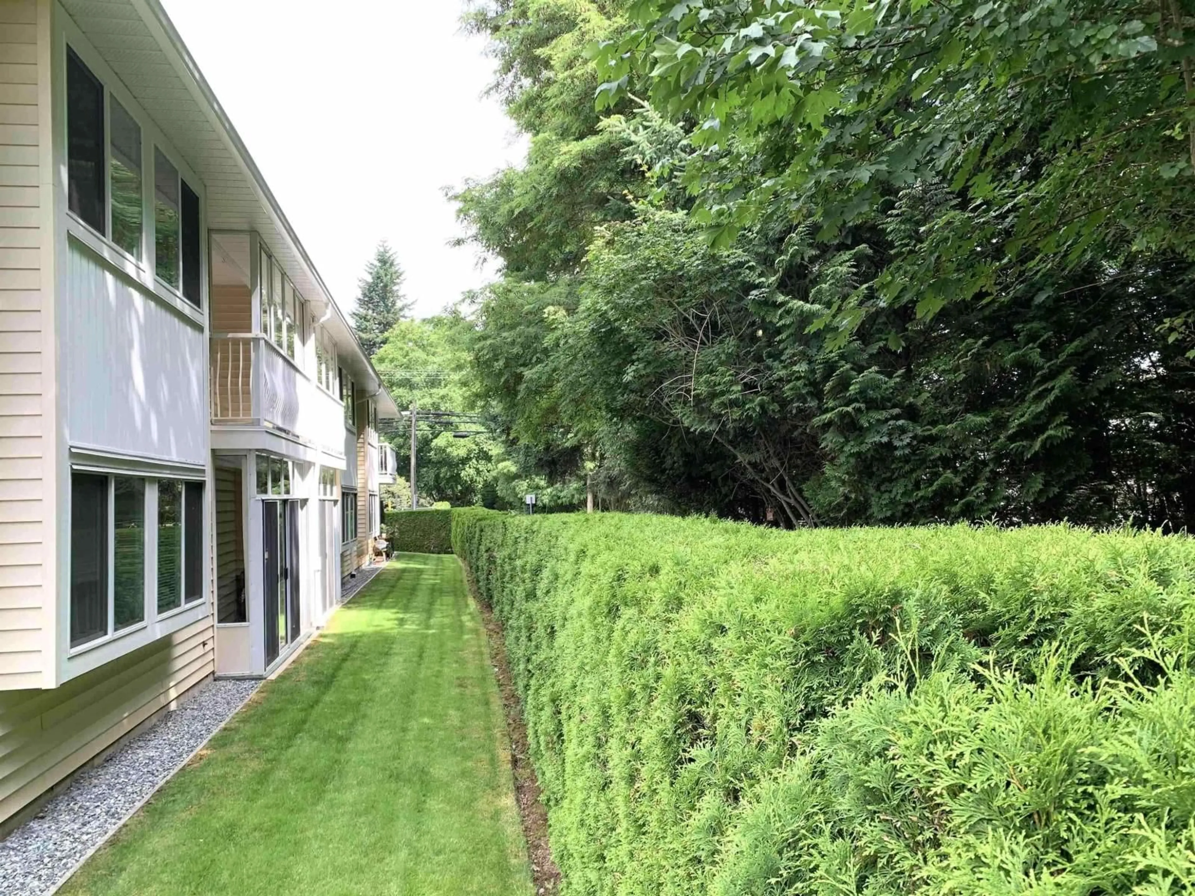 A pic from outside/outdoor area/front of a property/back of a property/a pic from drone, street for 6 - 32286 7 AVENUE, Mission British Columbia V2V6K3