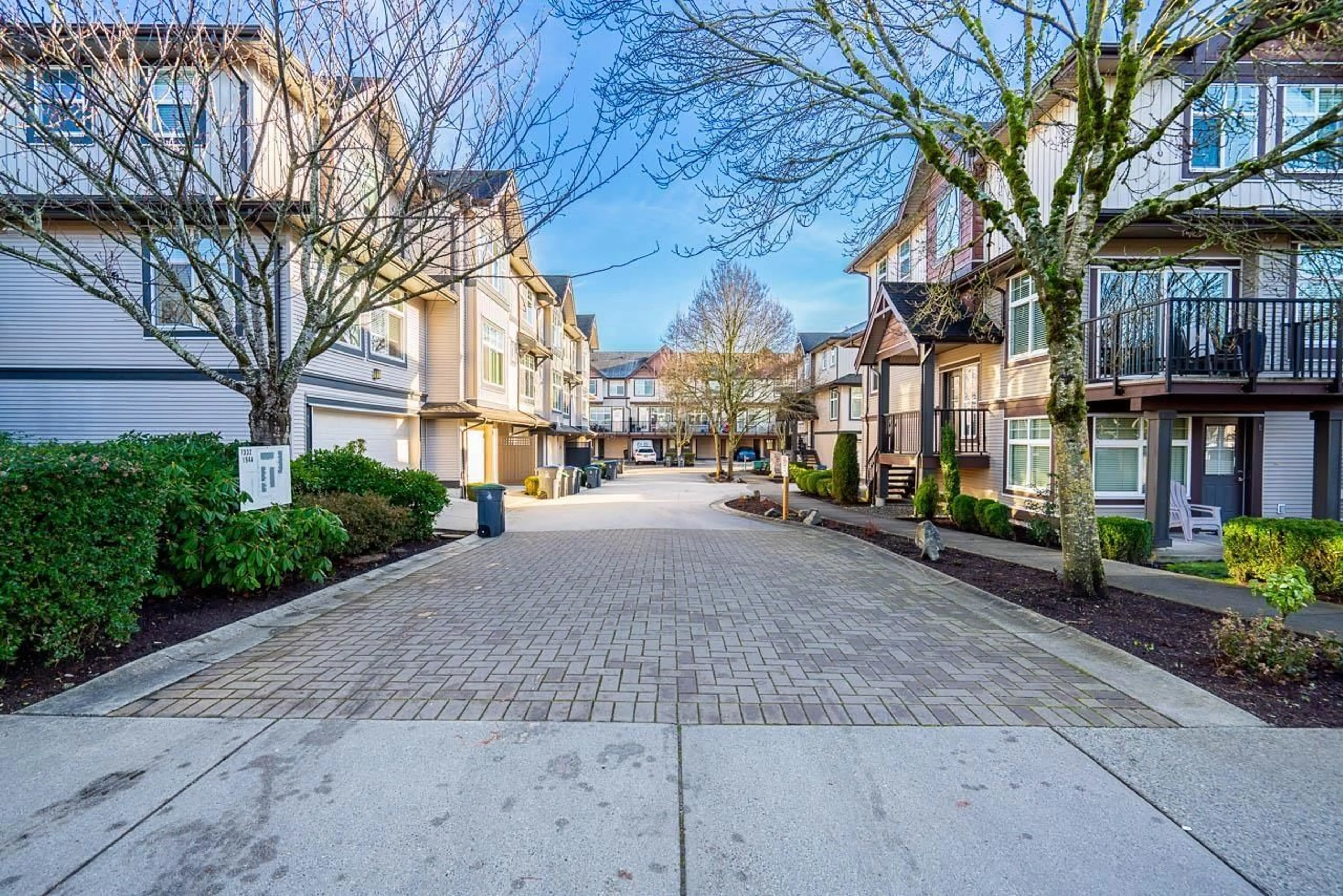 Patio, street for 28 - 7332 194A STREET, Surrey British Columbia V4N6K9