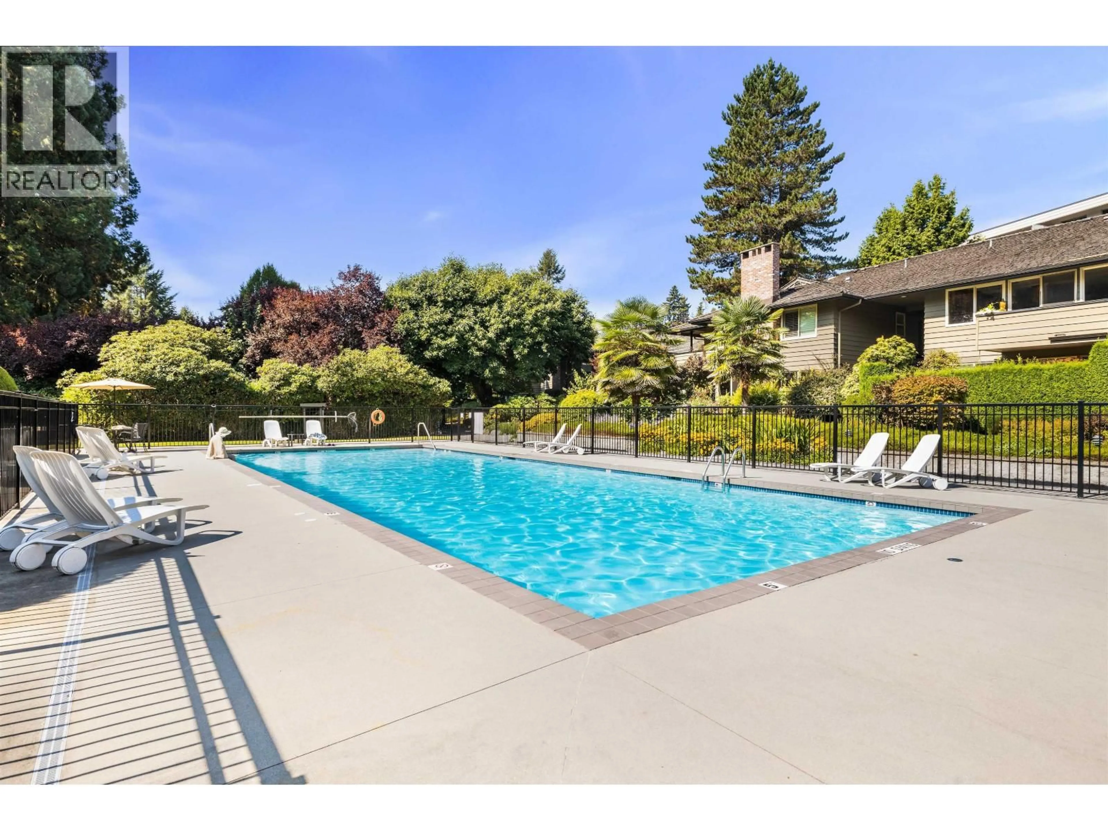 Pool for 1226 - 235 KEITH ROAD, West Vancouver British Columbia V7T1L5