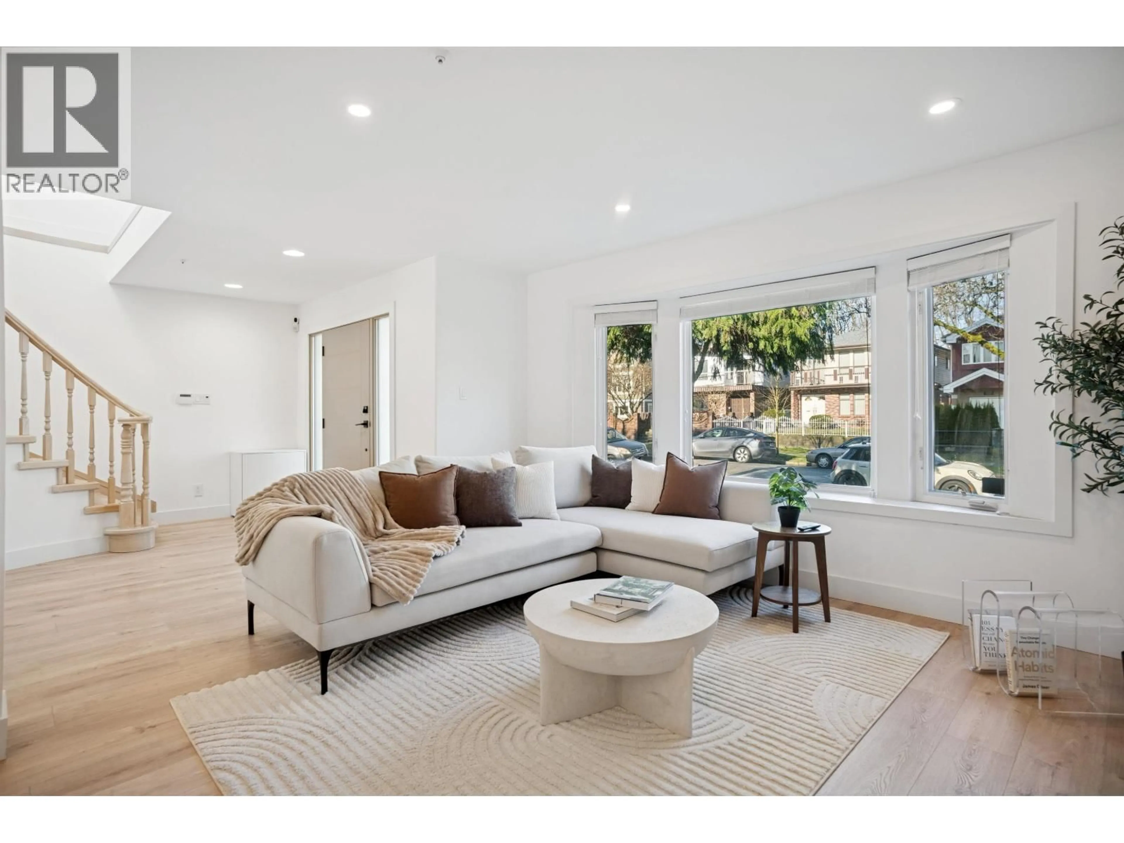 Living room with furniture, unknown for 2168 8TH AVENUE, Vancouver British Columbia V5N1V5