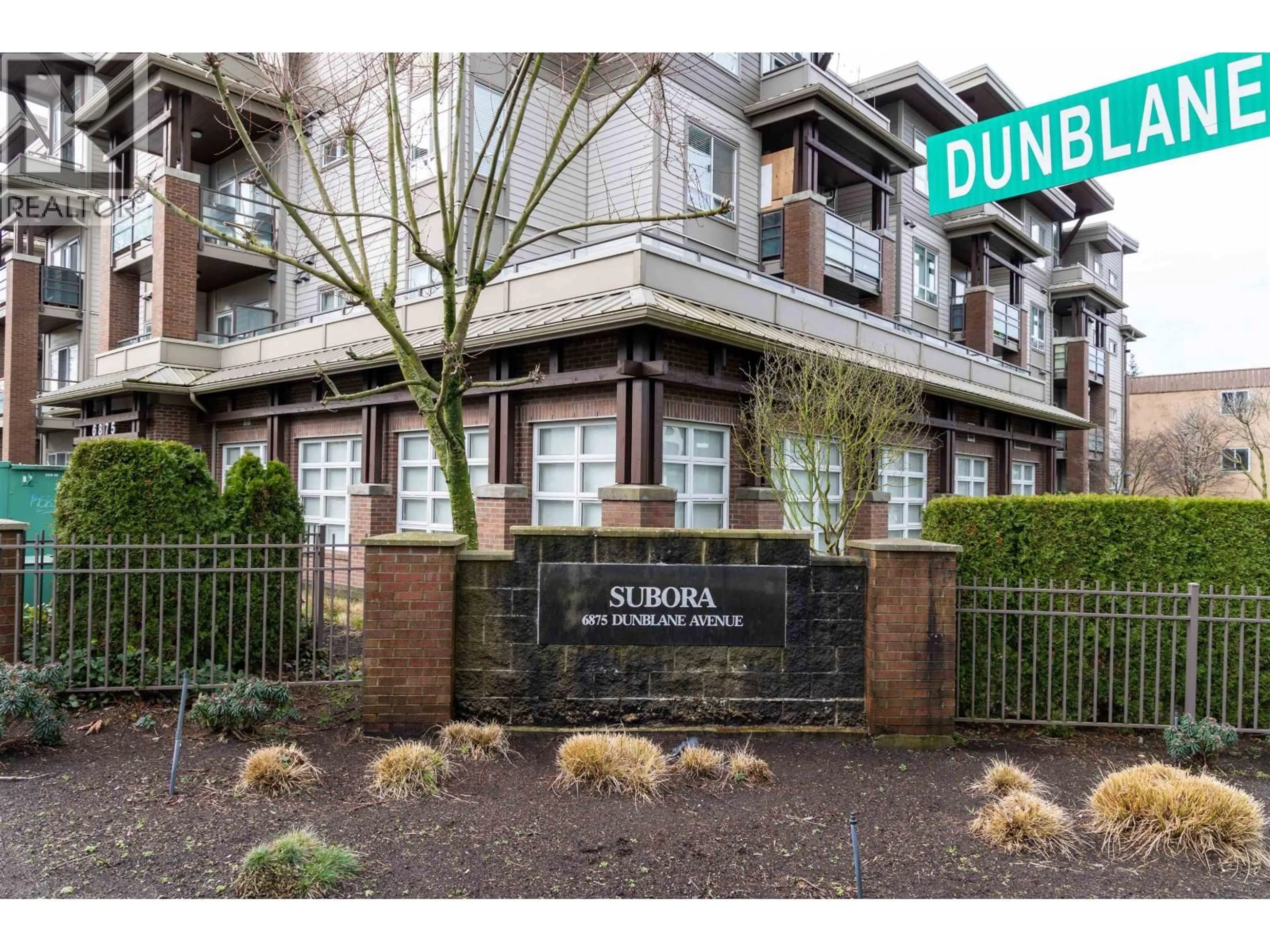 Indoor entryway for 402 - 6875 DUNBLANE AVENUE, Burnaby British Columbia V5H3K6