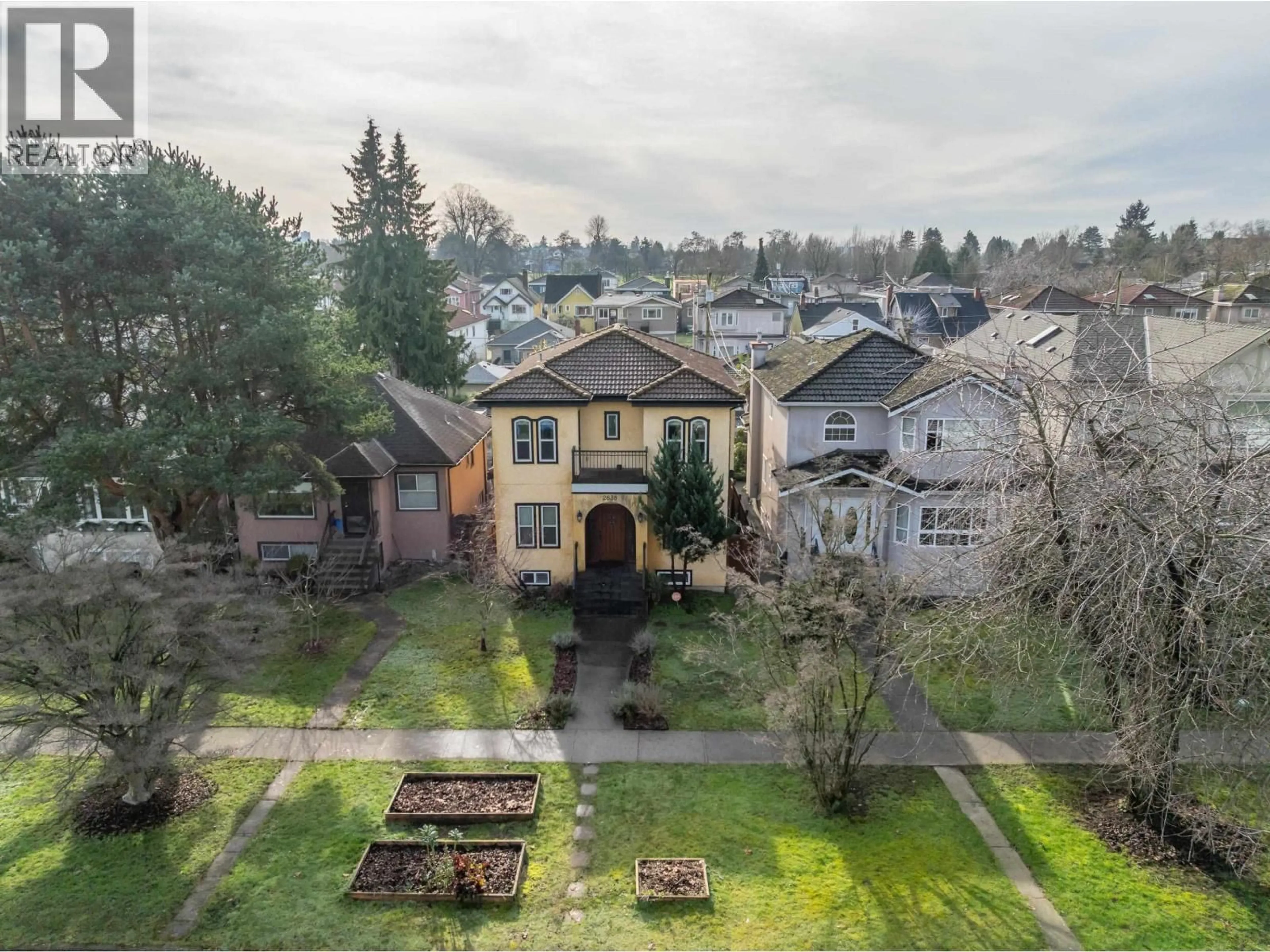 A pic from outside/outdoor area/front of a property/back of a property/a pic from drone, unknown for 2638 CHARLES STREET, Vancouver British Columbia V5K3A5