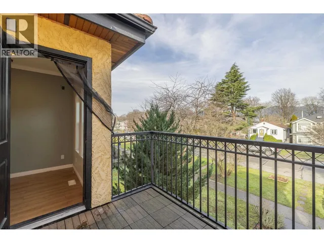 2638 CHARLES STREET, Vancouver 5