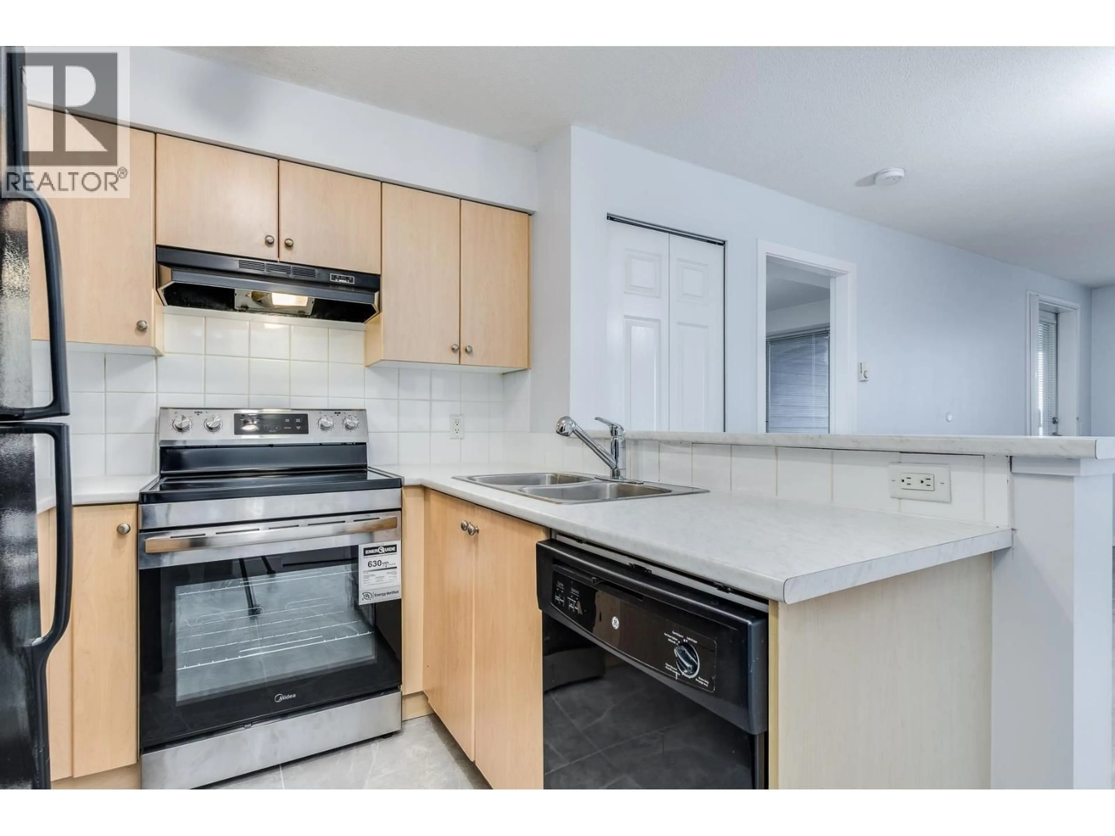 Standard kitchen, unknown for 2110 - 244 SHERBROOKE STREET, New Westminster British Columbia V3L0A3