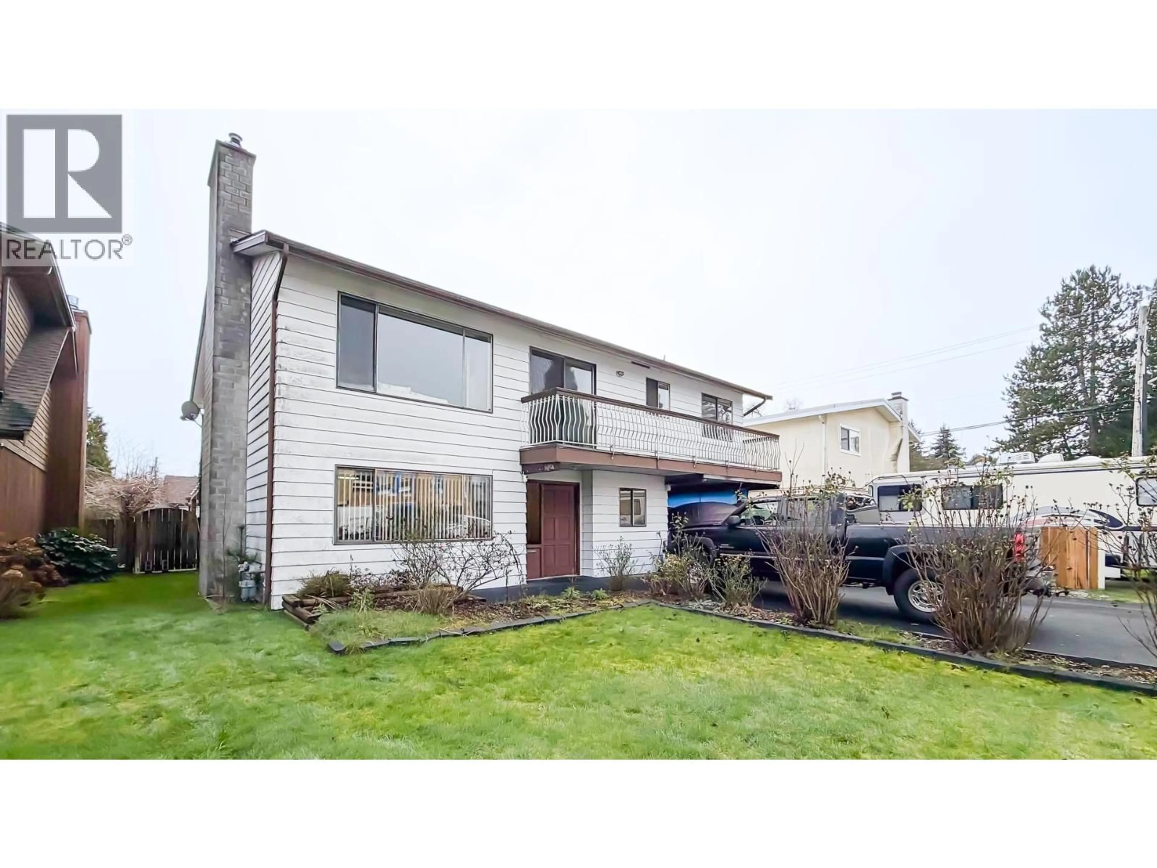 Home with vinyl exterior material, street for 5716 48B AVENUE, Delta British Columbia V4K3Z1