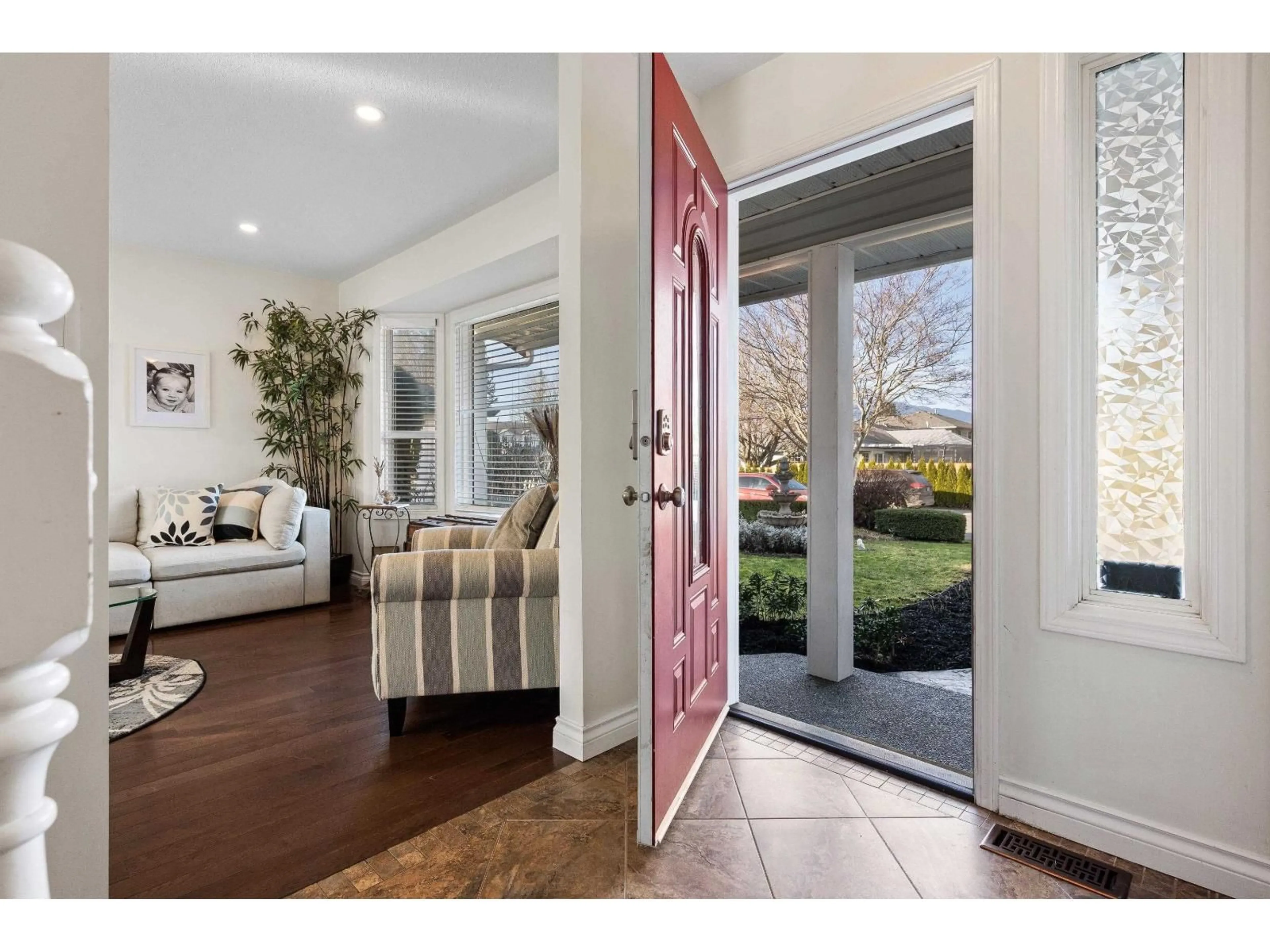 Indoor entryway for 5921 GLENDALE DRIVE, Chilliwack British Columbia V2R3A5