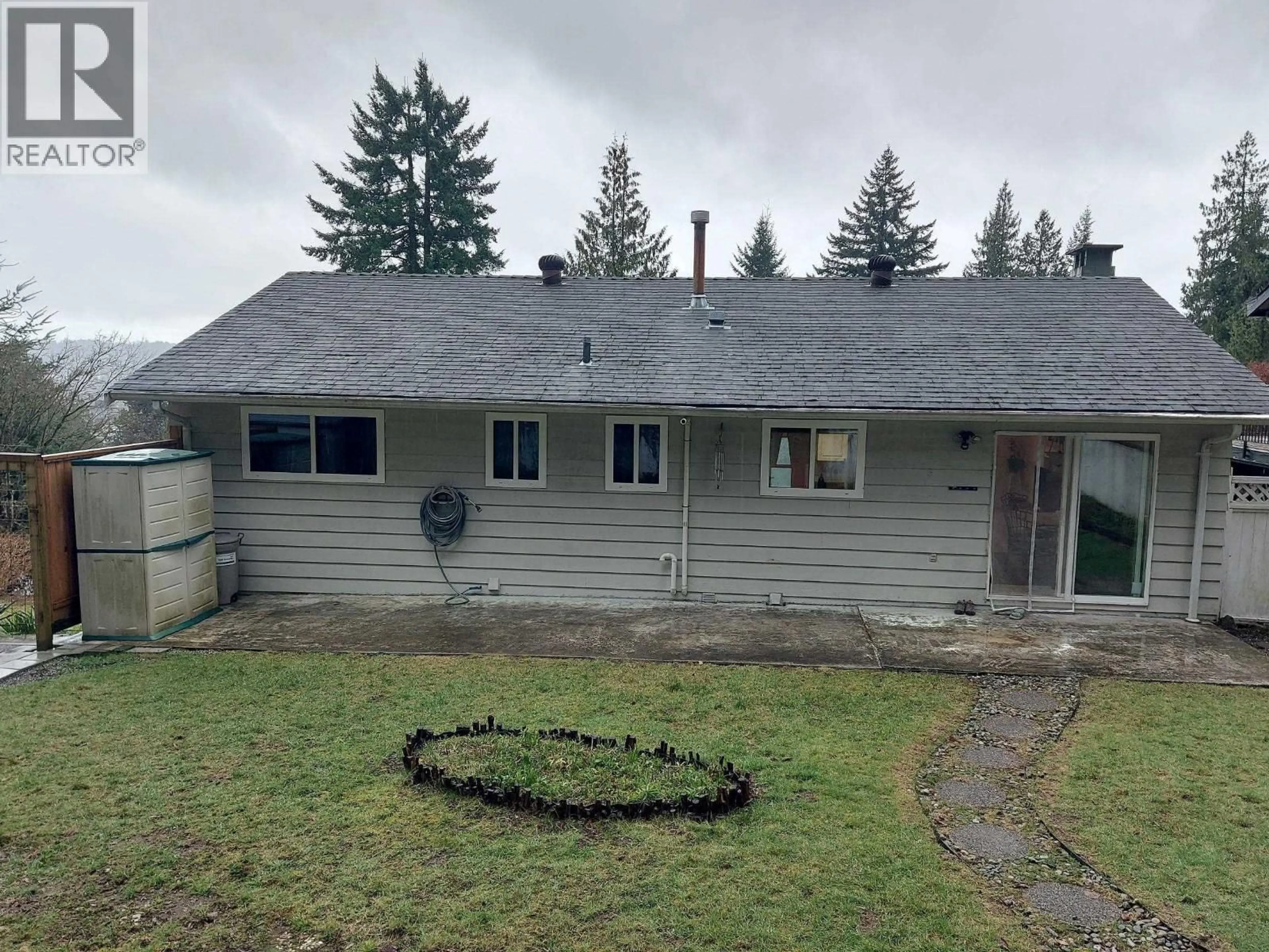 A pic from outside/outdoor area/front of a property/back of a property/a pic from drone, unknown for 2519 PENSHURST COURT, Coquitlam British Columbia V3K5S2