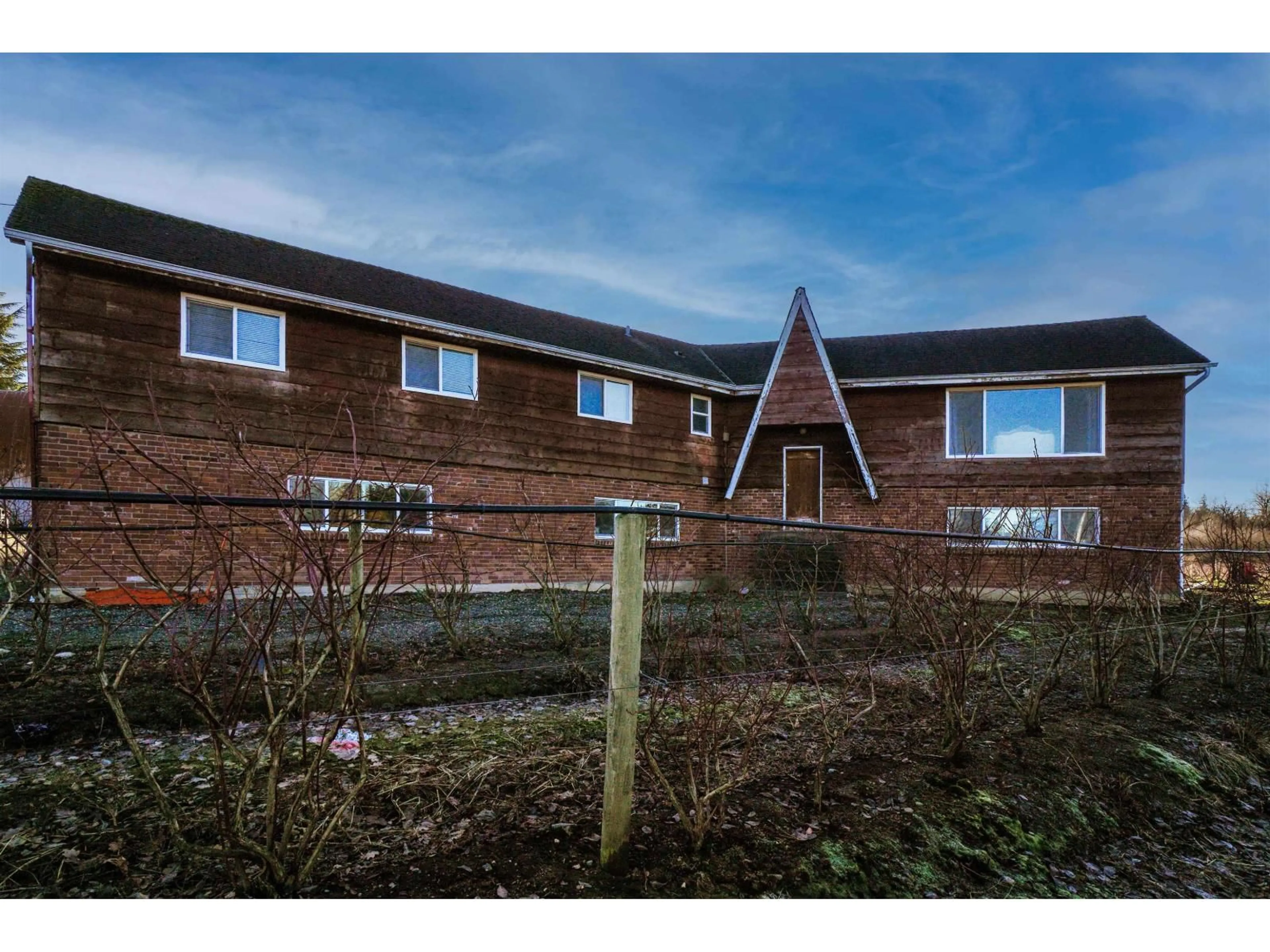 A pic from outside/outdoor area/front of a property/back of a property/a pic from drone, building for 2157 224 STREET, Langley British Columbia V2Z2Z2