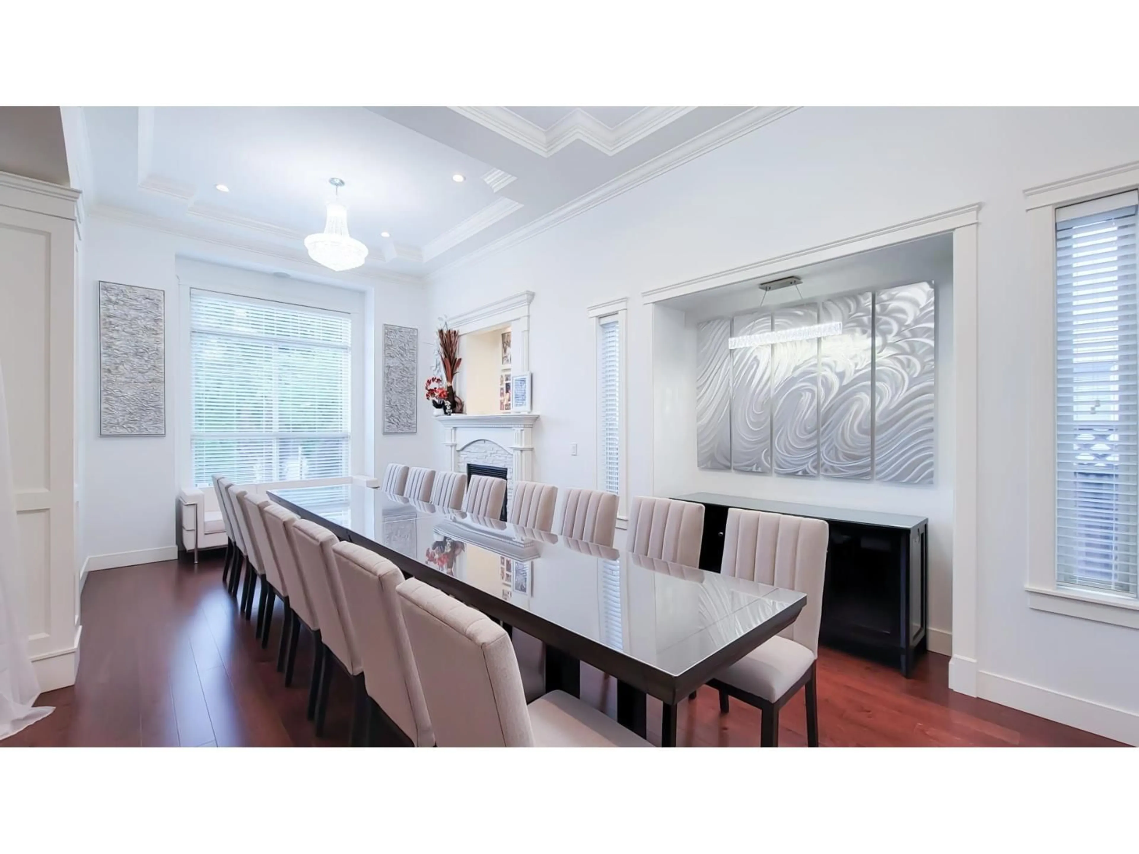 Dining room, wood/laminate floor for 14949 96 AVENUE, Surrey British Columbia V3R1E8