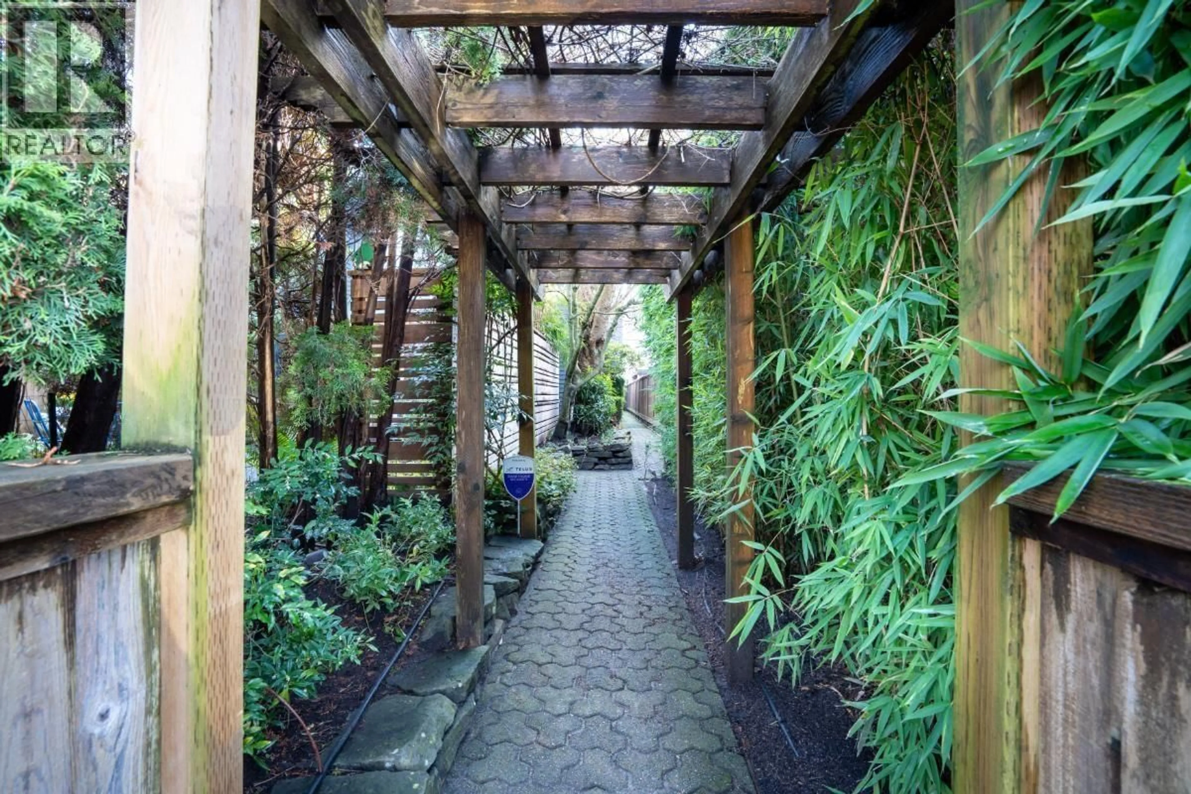 Patio, street for 3450 8TH AVENUE, Vancouver British Columbia V6R1Y5