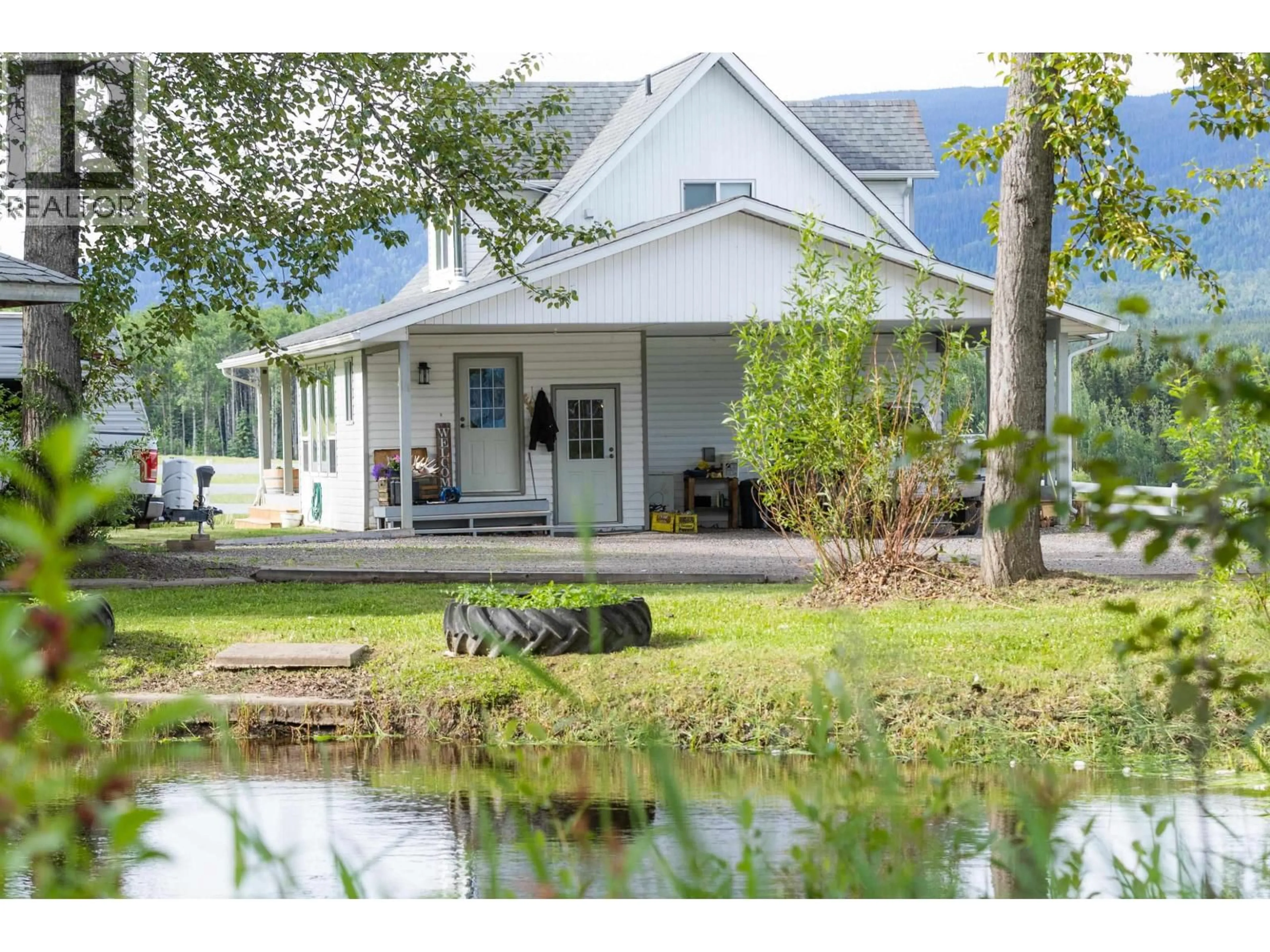 Home with vinyl exterior material, water/lake/river/ocean view for 18549 16 HIGHWAY, Telkwa British Columbia V0J2X0