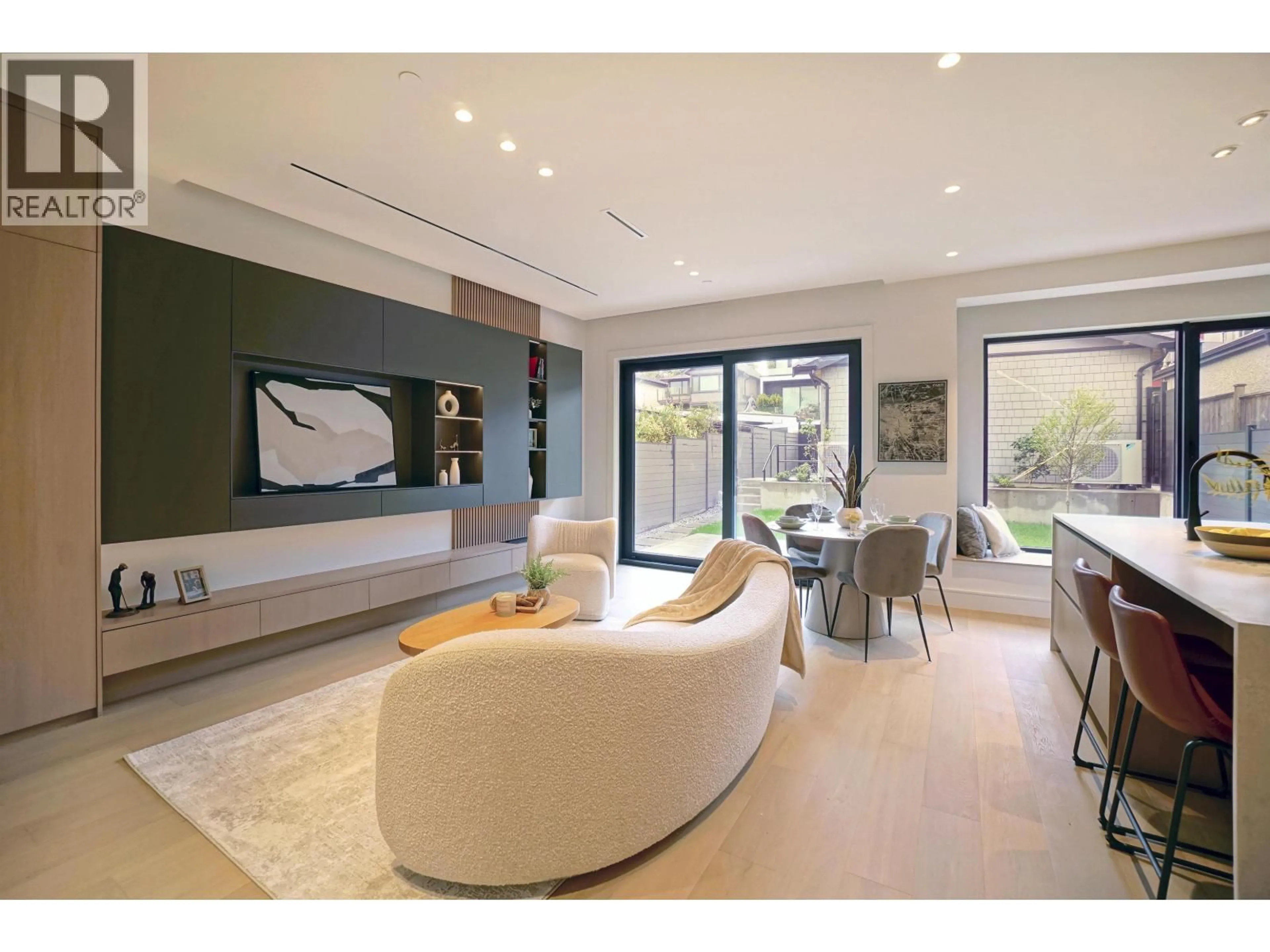 Living room with furniture, unknown for 2 - 3460 14TH AVENUE, Vancouver British Columbia V6R2W1