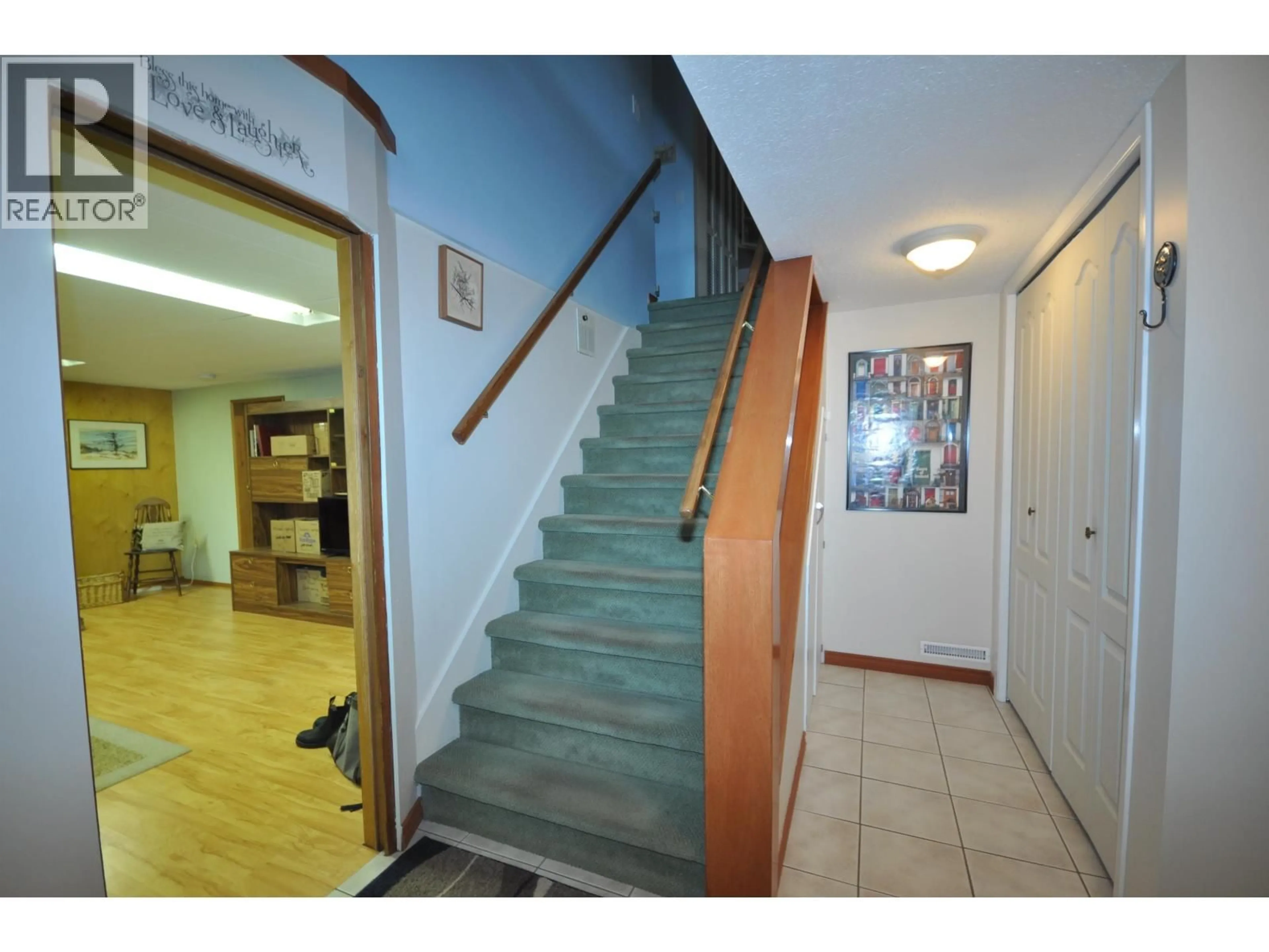 Indoor foyer for 1166 TOWER CRESCENT, Williams Lake British Columbia V2G1A5
