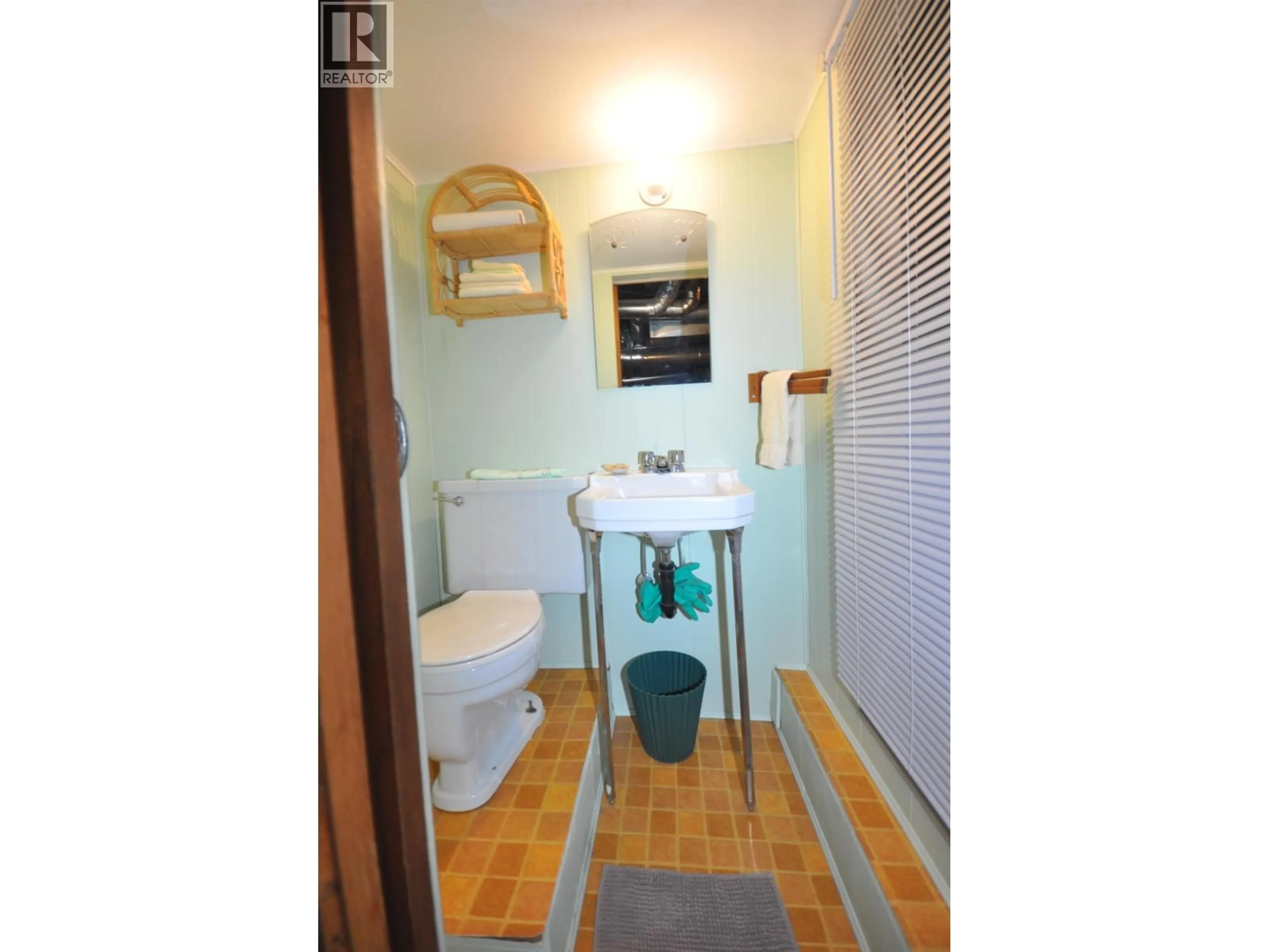 Standard bathroom, unknown for 1166 TOWER CRESCENT, Williams Lake British Columbia V2G1A5