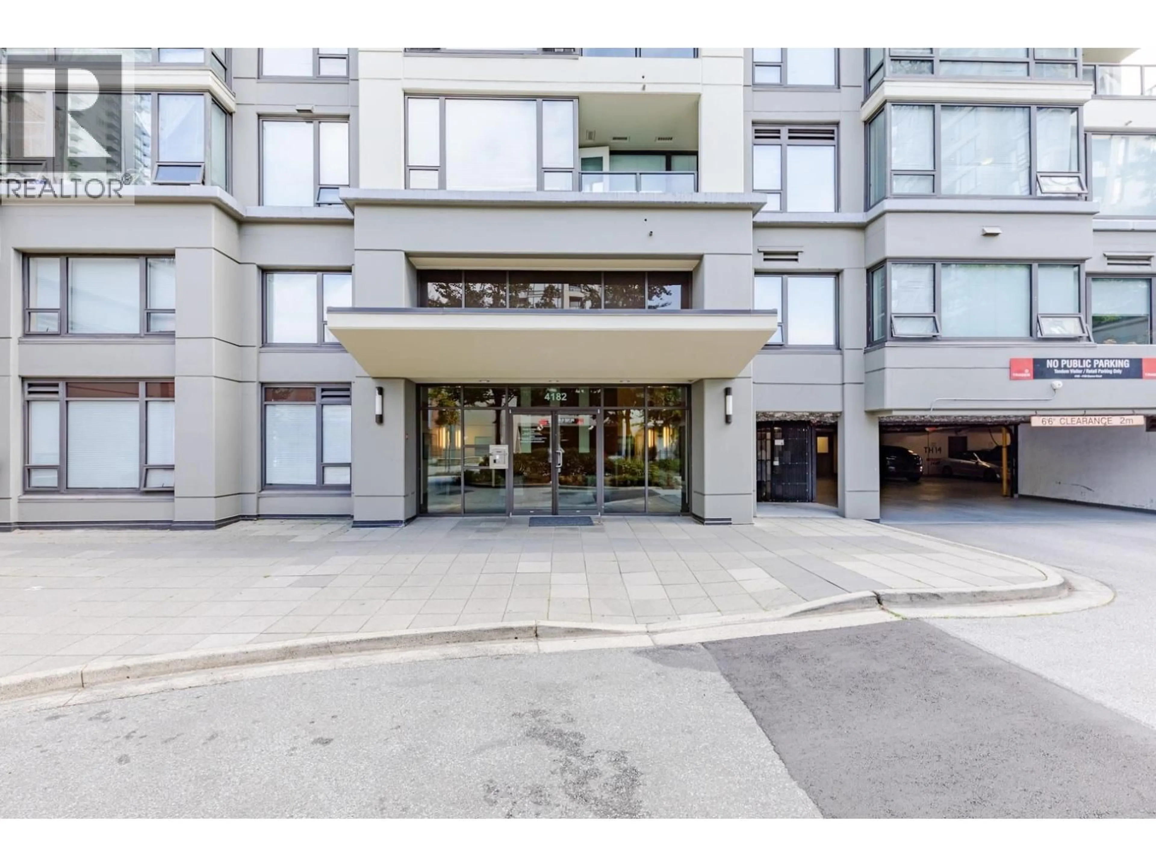 Indoor foyer for 1602 - 4182 DAWSON STREET, Burnaby British Columbia V5C0A2