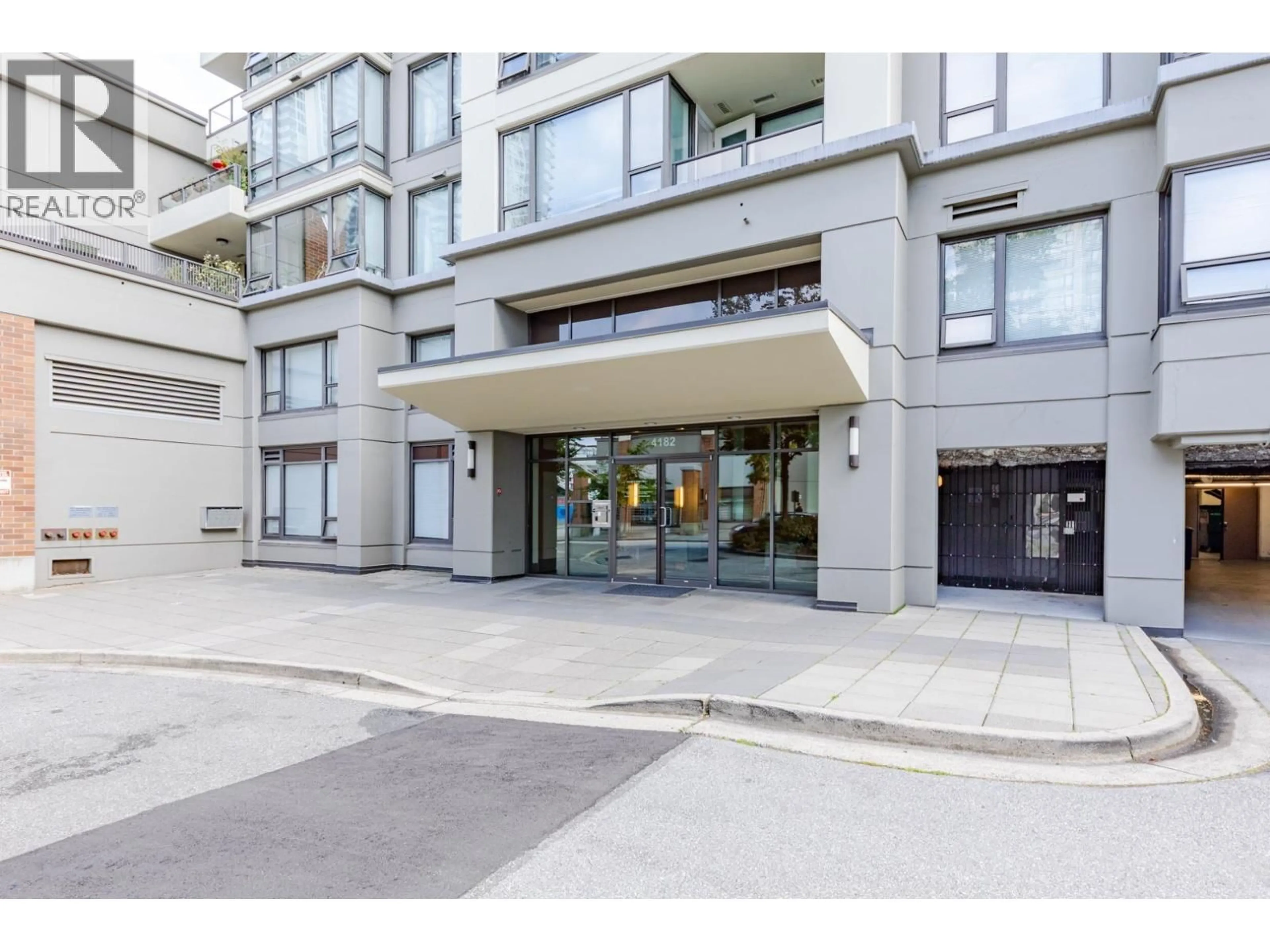 Indoor foyer for 1602 - 4182 DAWSON STREET, Burnaby British Columbia V5C0A2