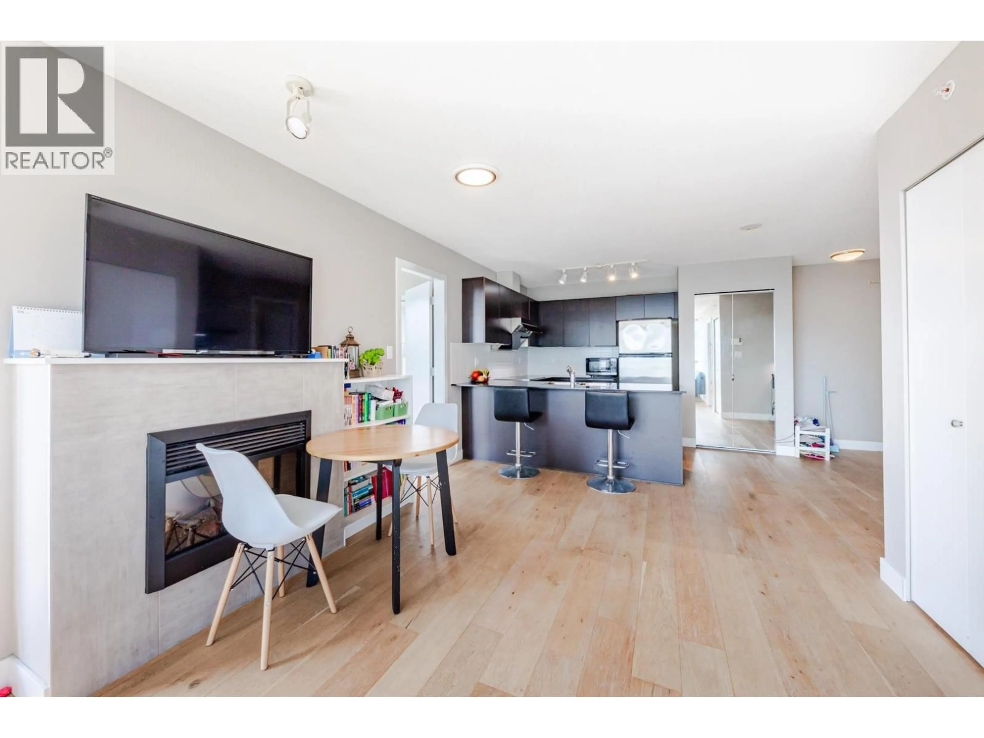 Unknown for 1602 - 4182 DAWSON STREET, Burnaby British Columbia V5C0A2