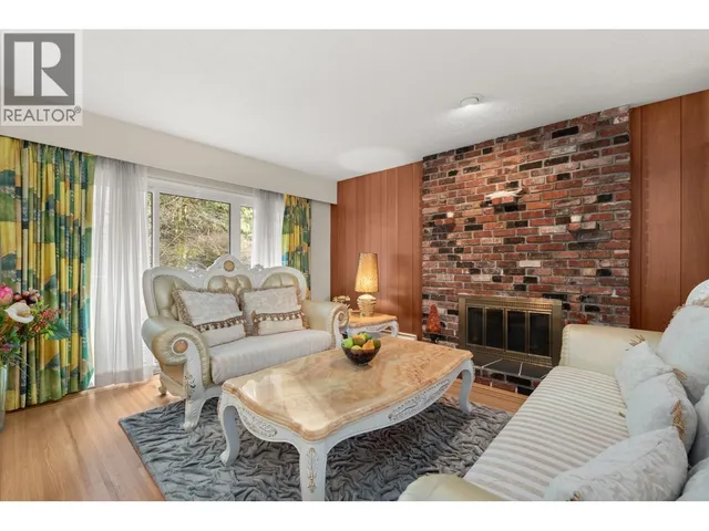 4651 16TH AVENUE, Vancouver 2