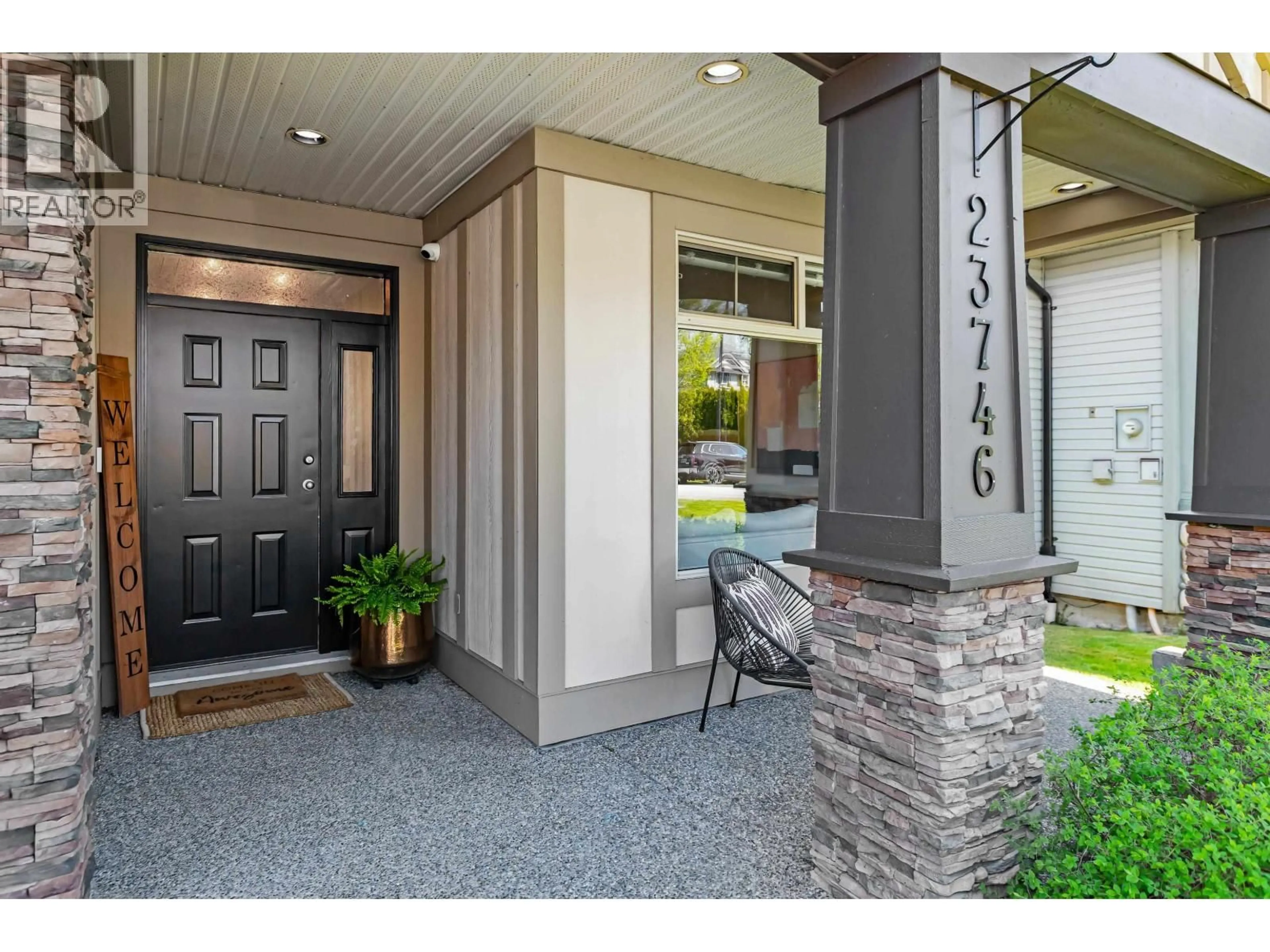 Indoor entryway for 23746 110 AVENUE, Maple Ridge British Columbia V2W1E7
