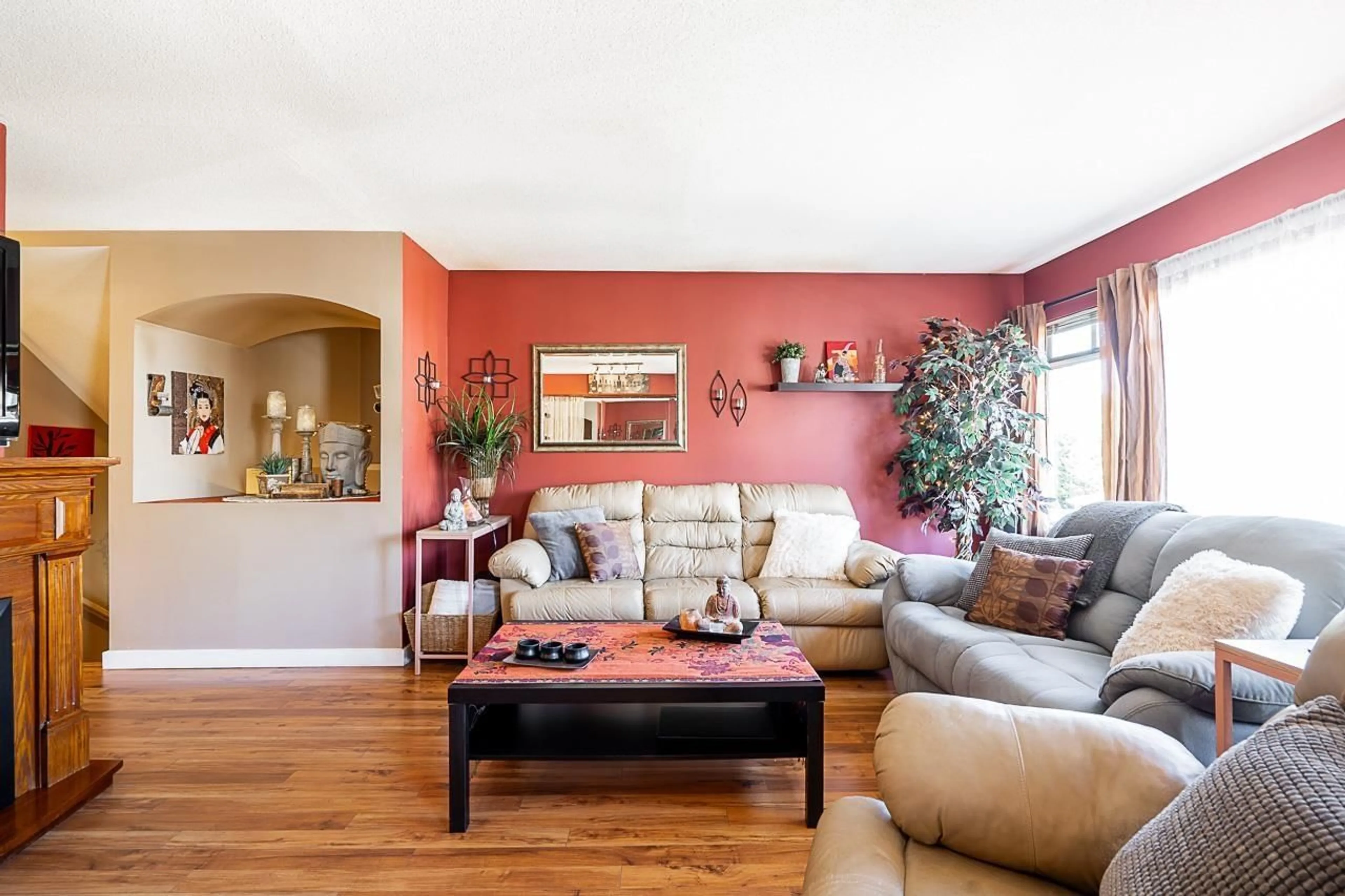 Living room with furniture, unknown for 17 - 10238 155A STREET, Surrey British Columbia V3R0V8