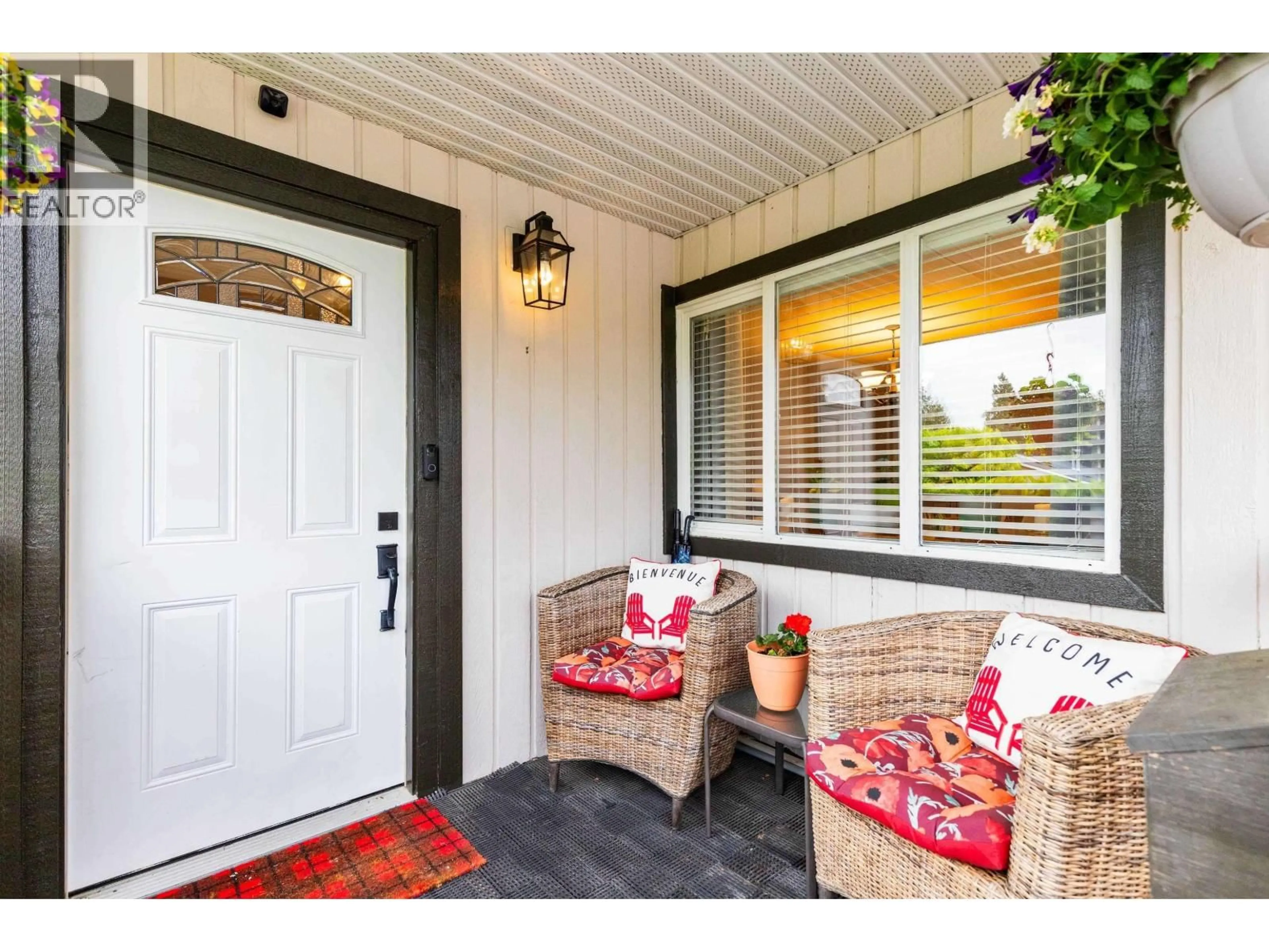 Indoor entryway for 12214 211 STREET, Maple Ridge British Columbia V2X8C9