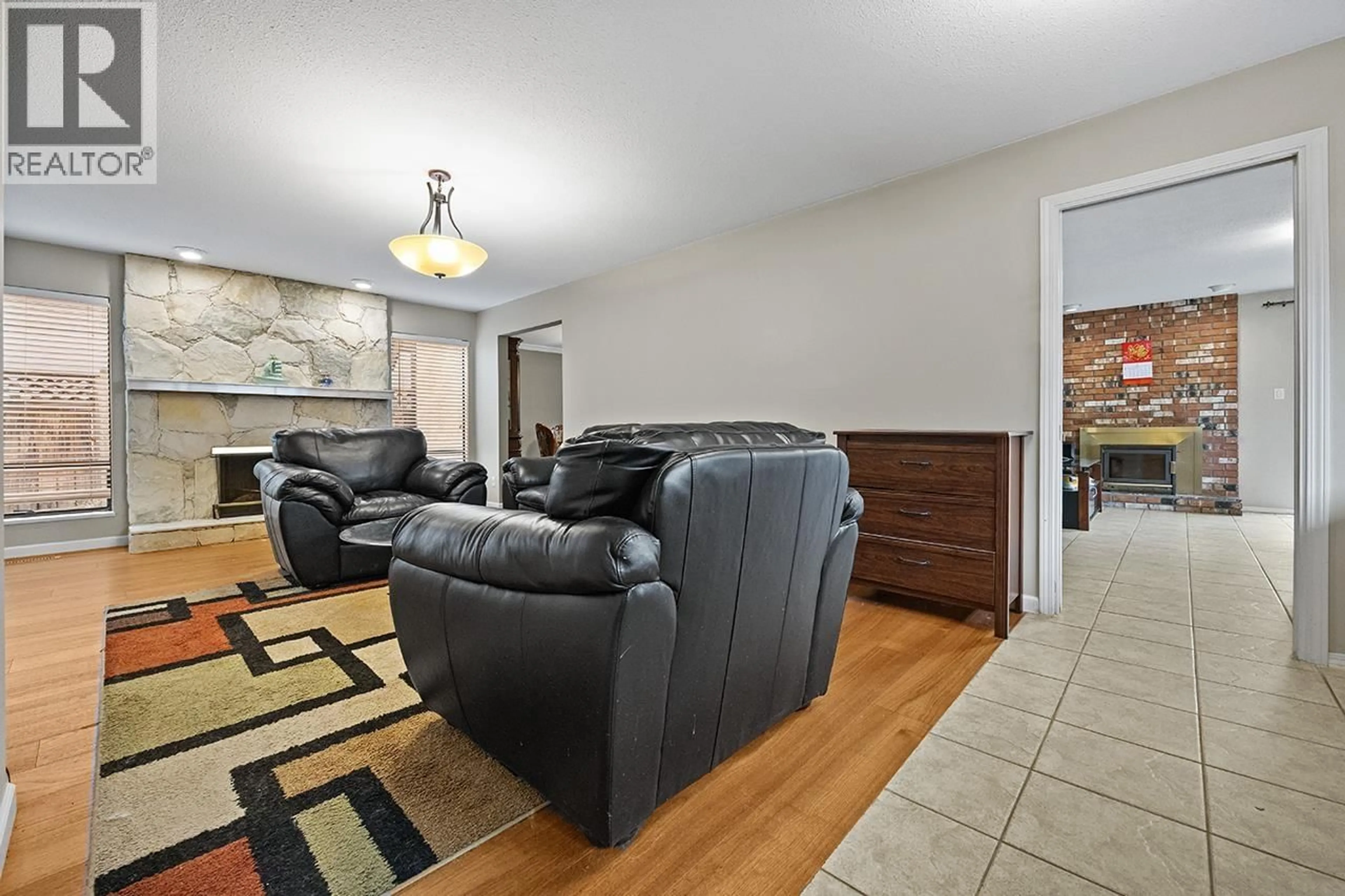 Living room with furniture, unknown for 4420 WALLER DRIVE, Richmond British Columbia V7E5J5